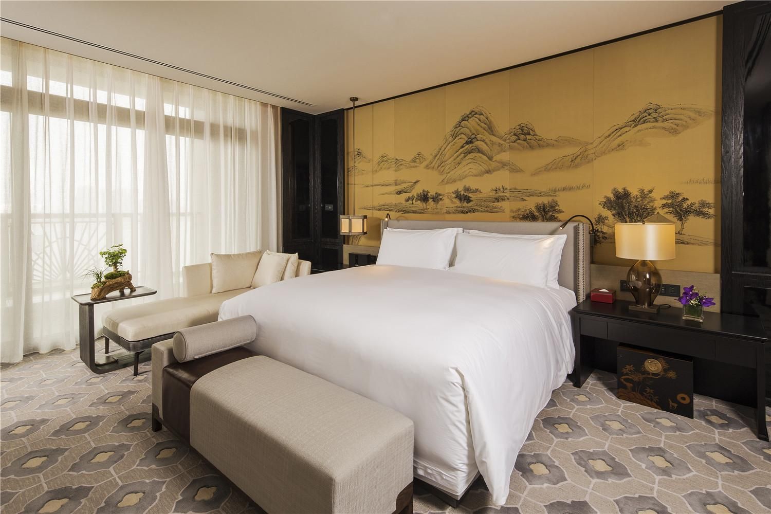 Diplomatic Suite