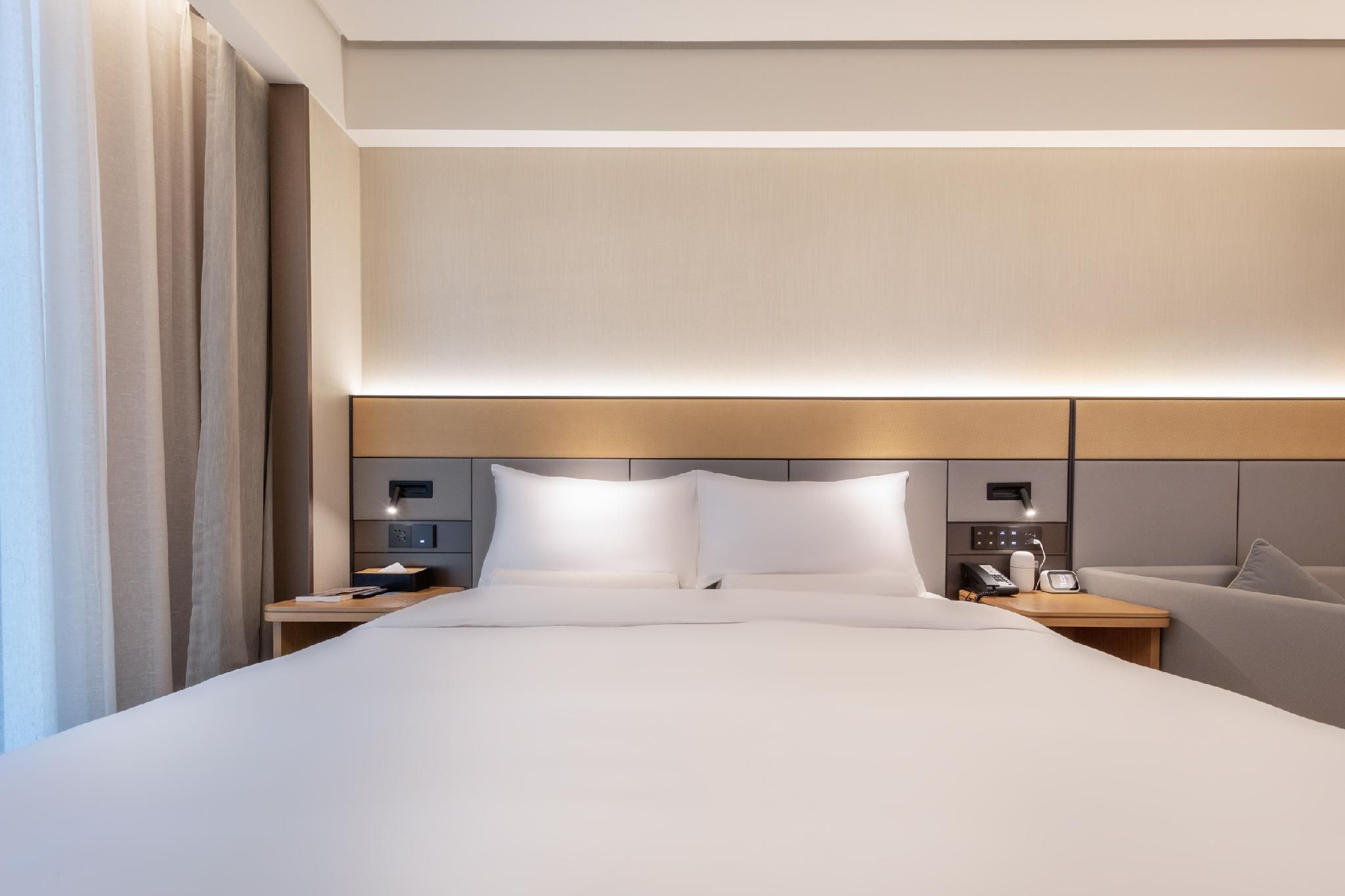 Business Queen Bed Room