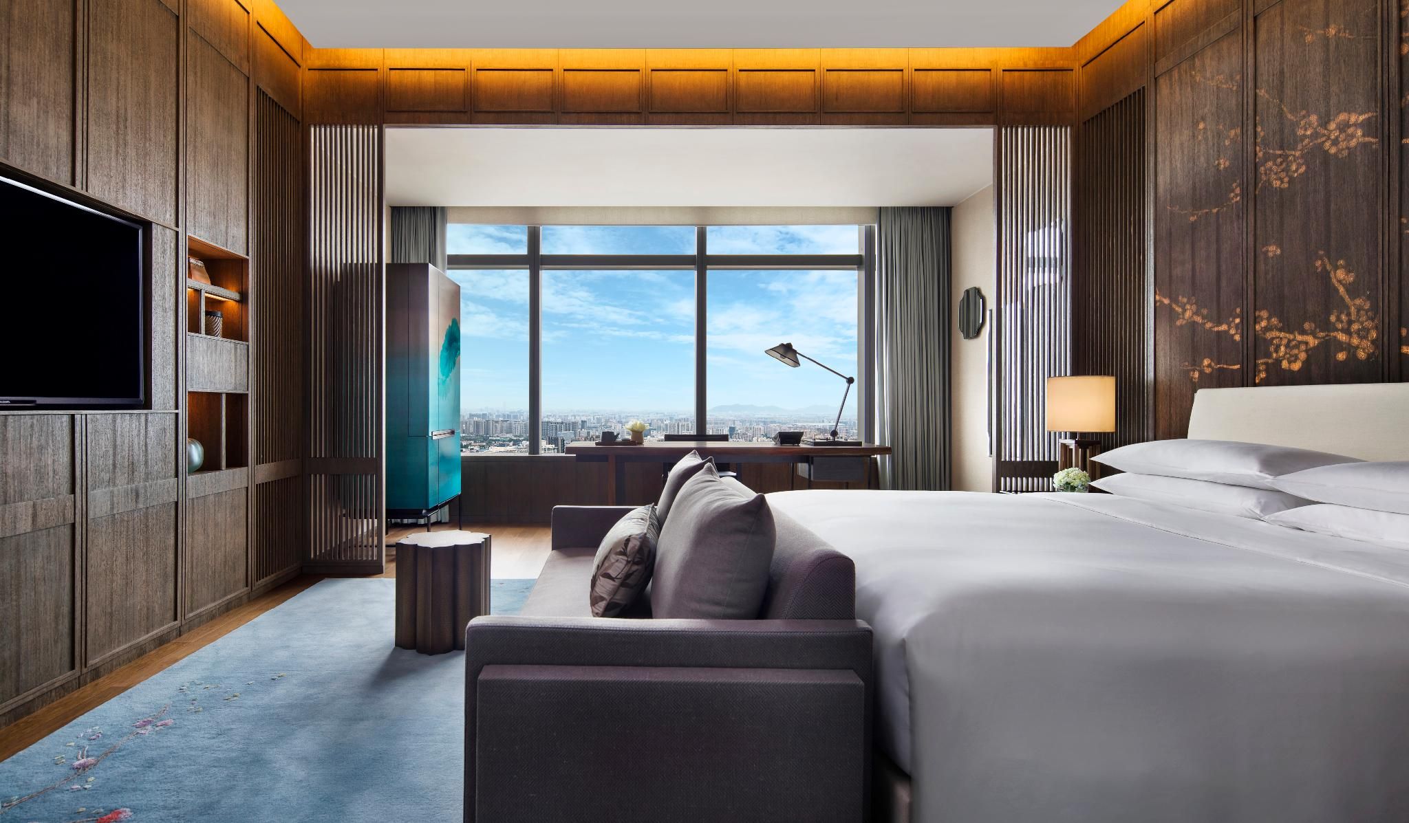 1 King Bed
