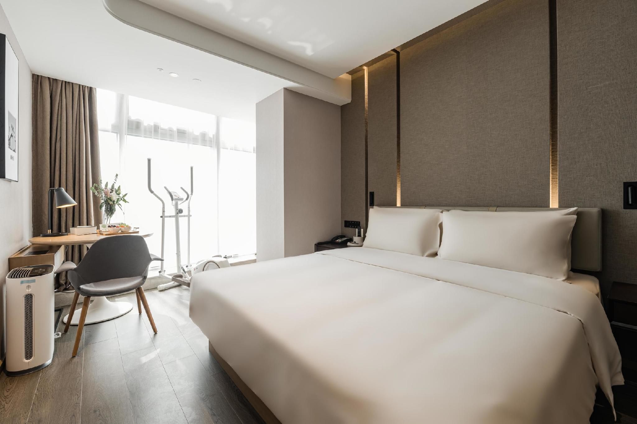 Atour - Sport Theme Room