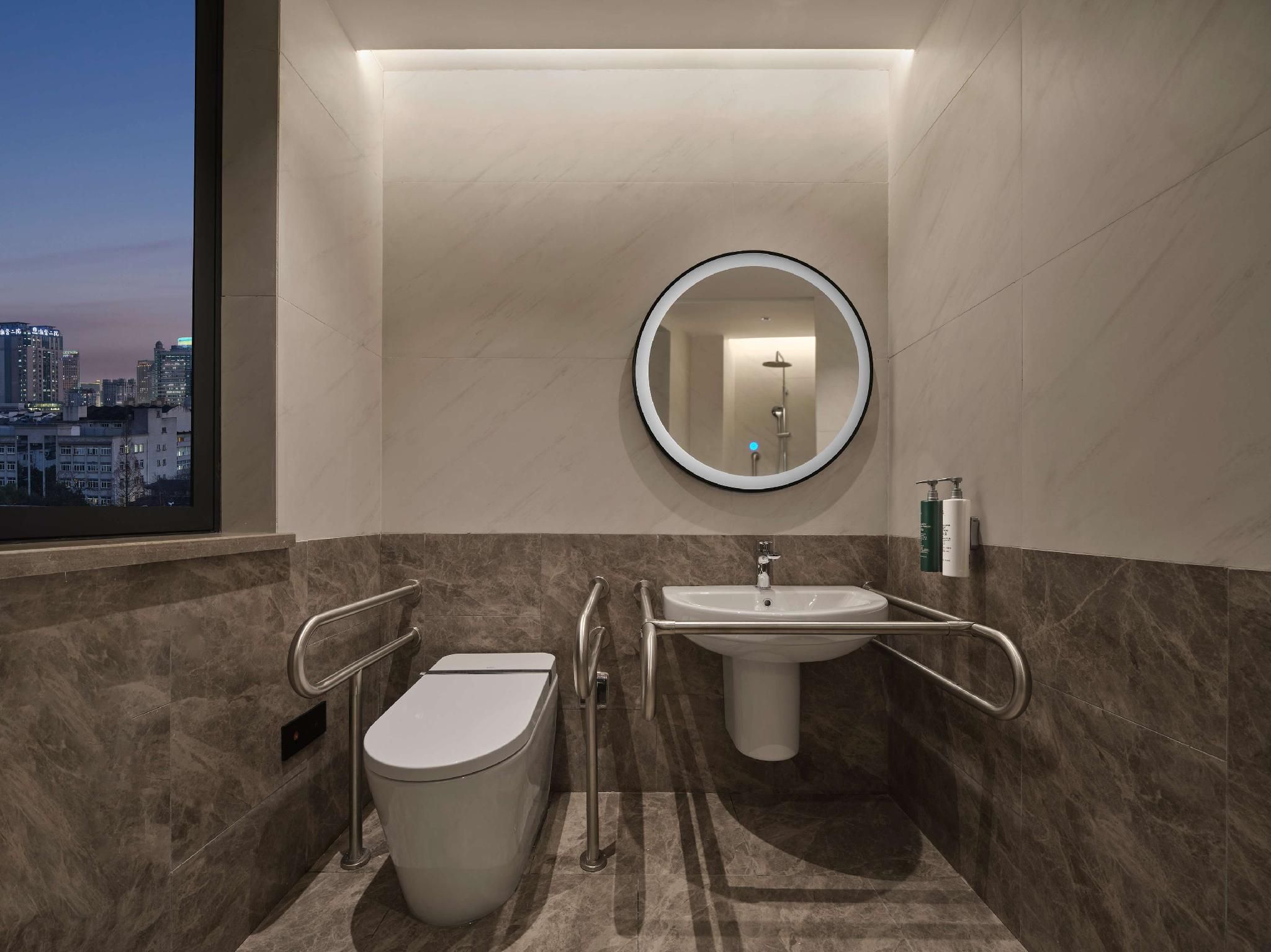 Hilton Garden Inn Hangzhou West Lake King Accessible Room 2