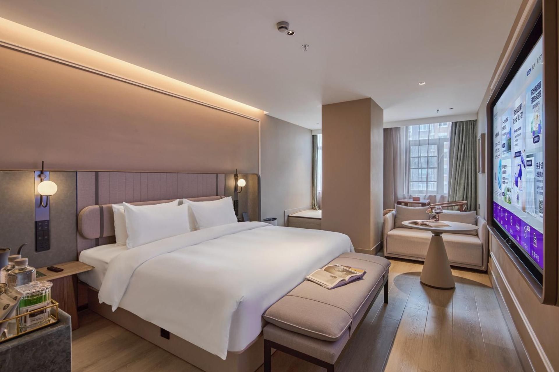 PRIVILEGE ROOM, One King-size Bed