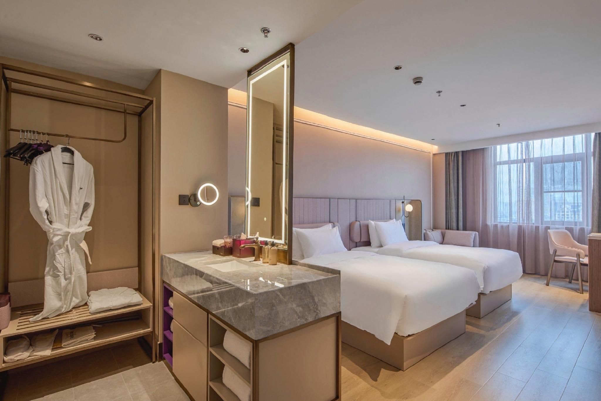 DELUXE ROOM, Two Single Beds
