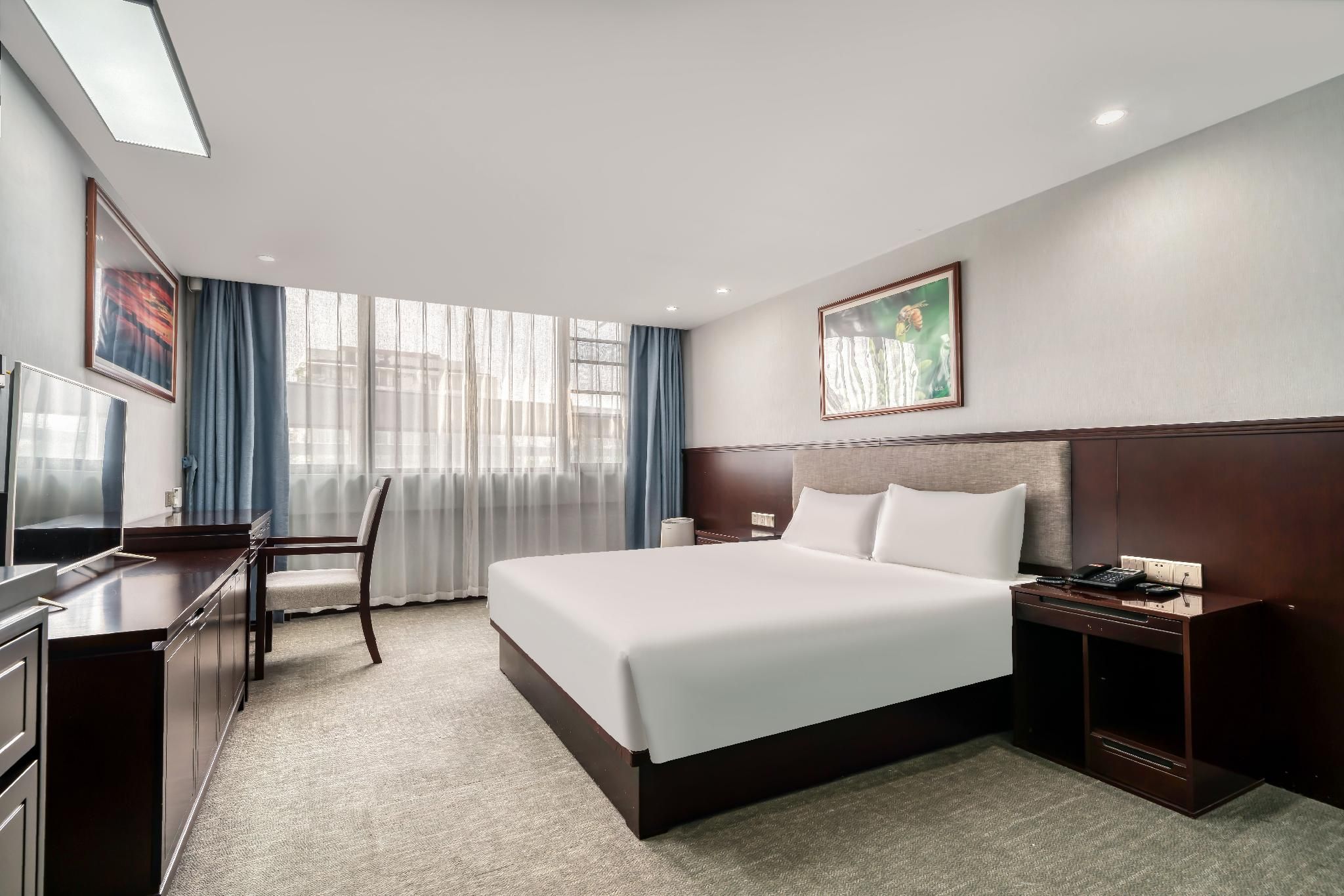 Huazhu - Deluxe Bed Room