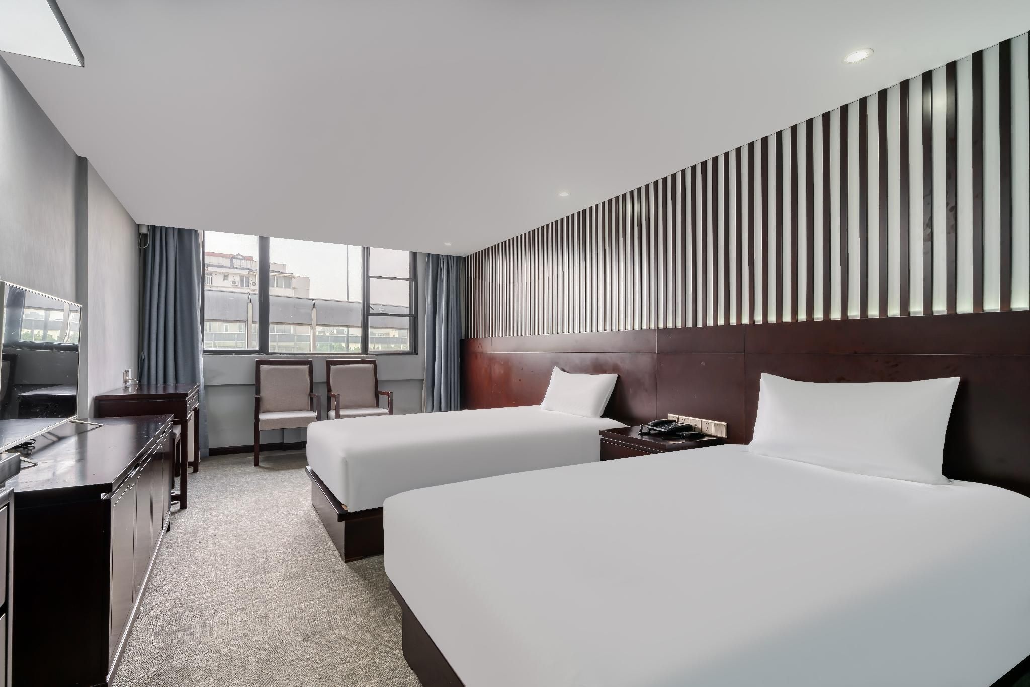 Huazhu - Deluxe Twin Room