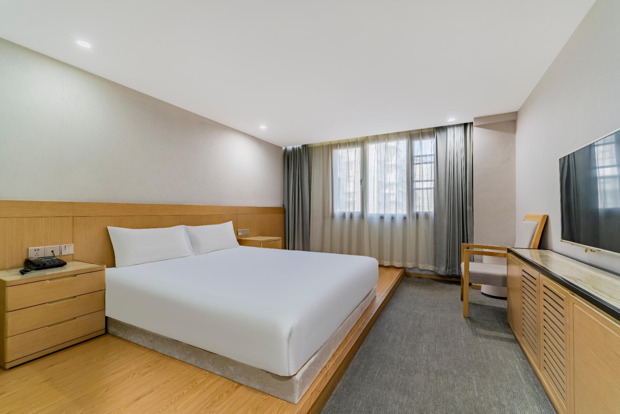 Huazhu - Deluxe Bed Room