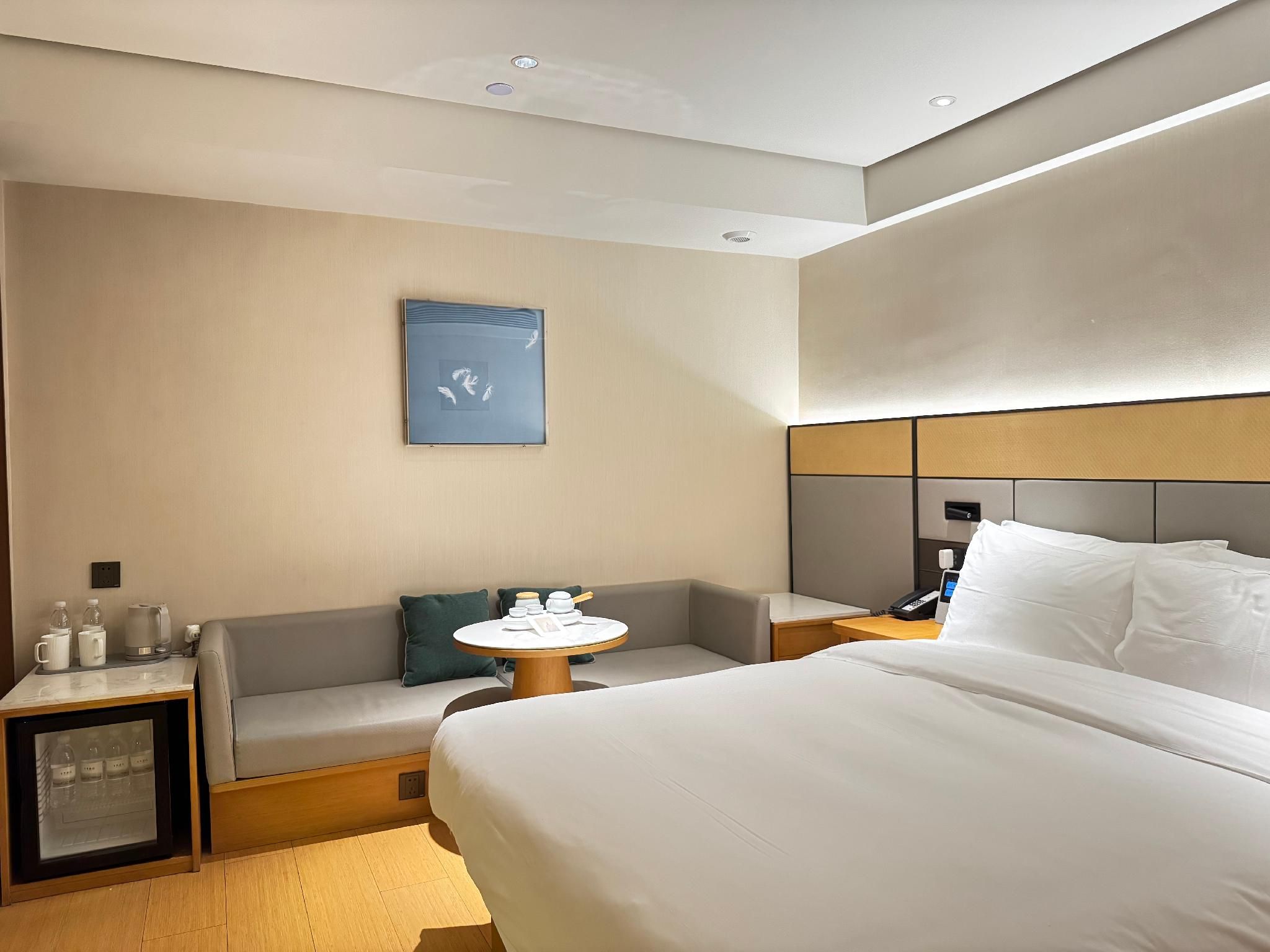 Queen Room A