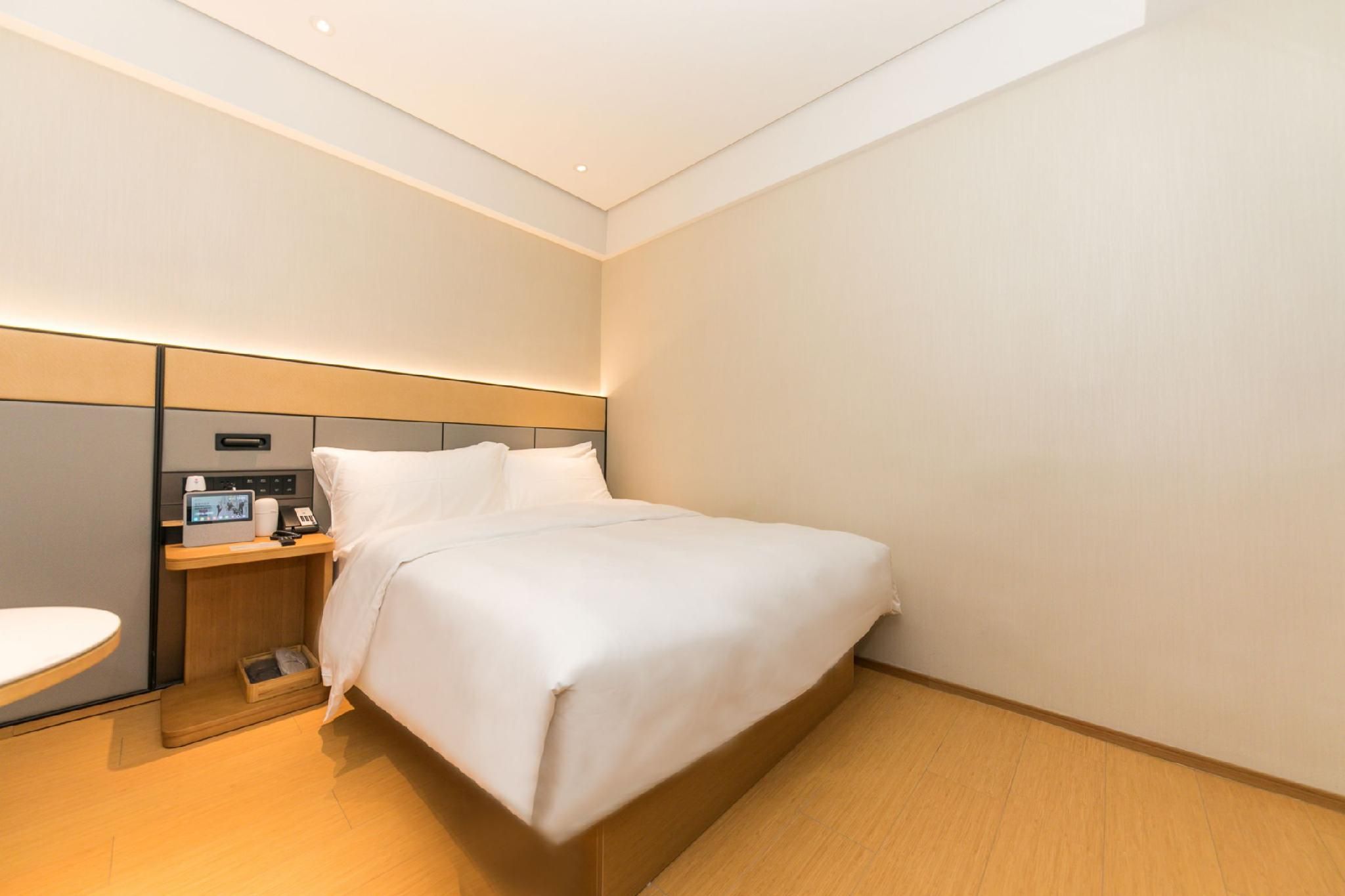 Business Queen Bed Room