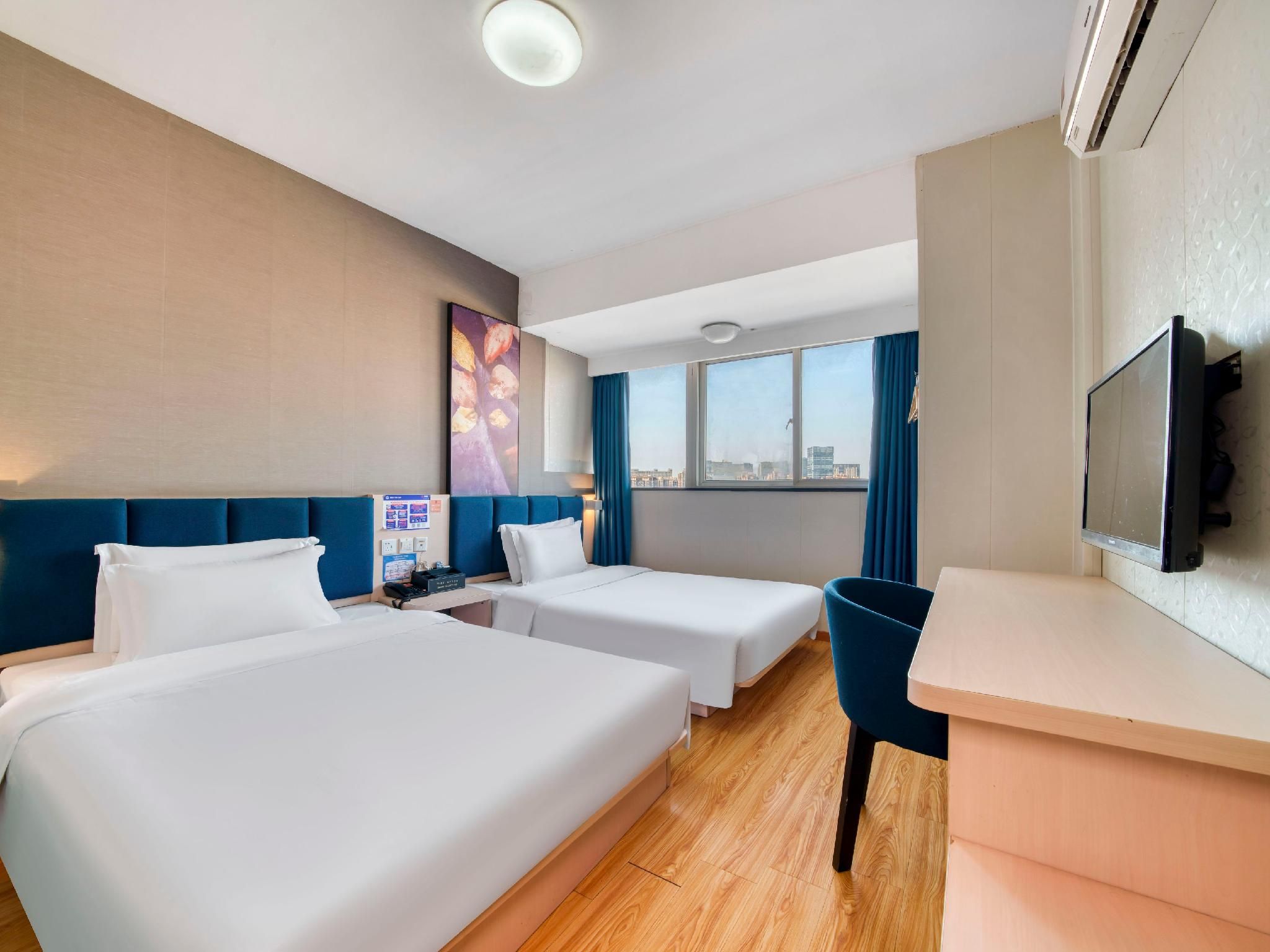 WH - Light Select Twin Room