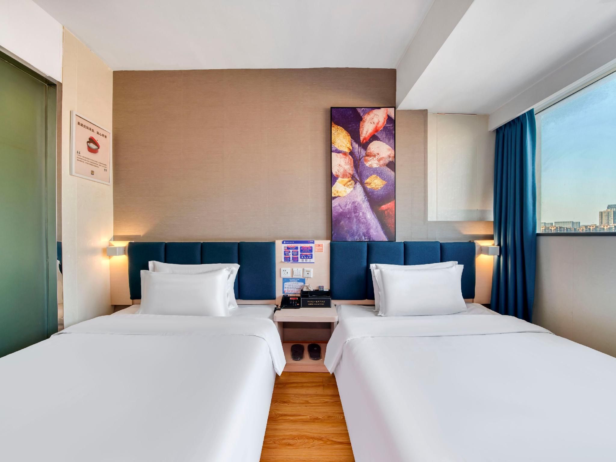 WH - Light Select Twin Room