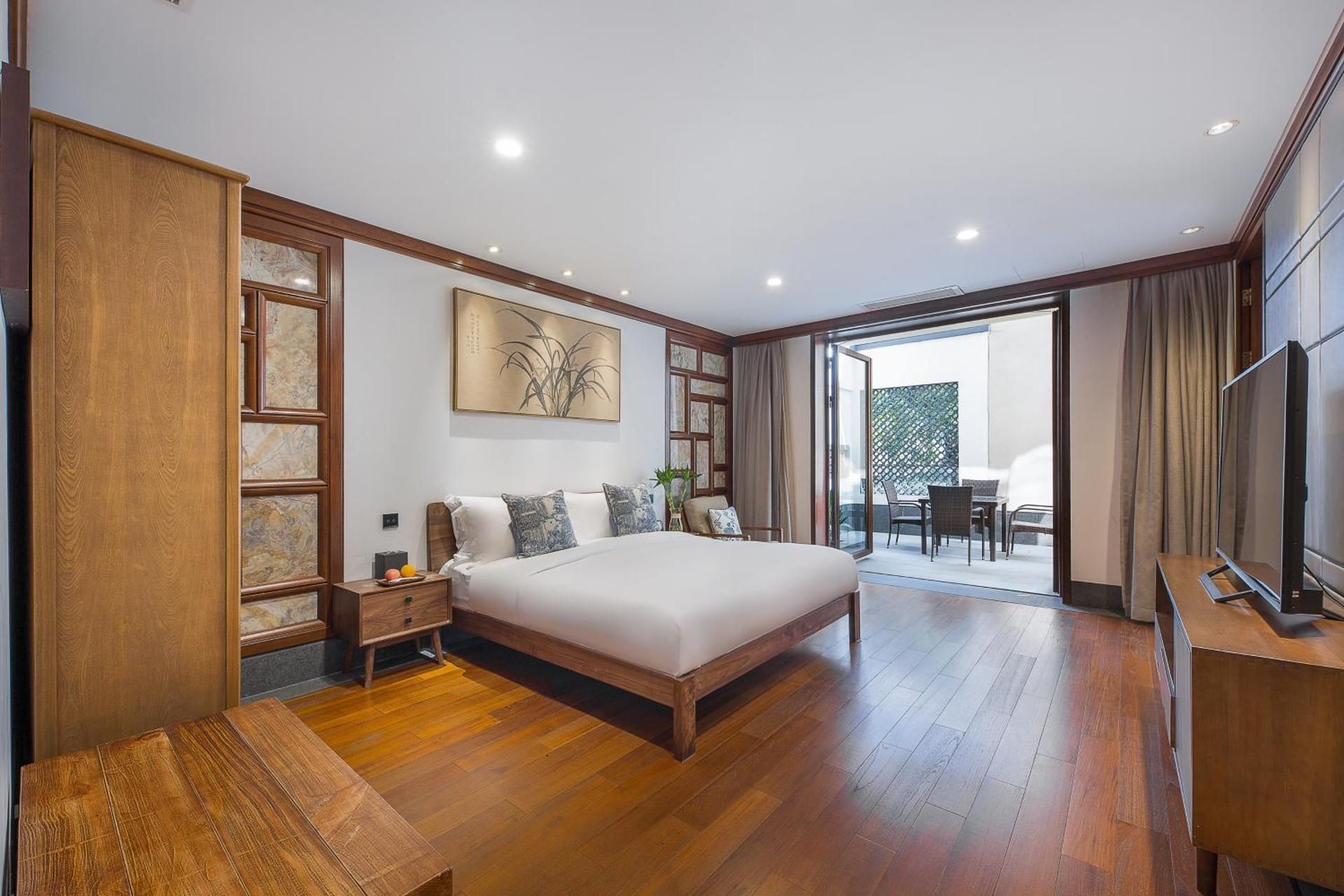Suite with Garden View