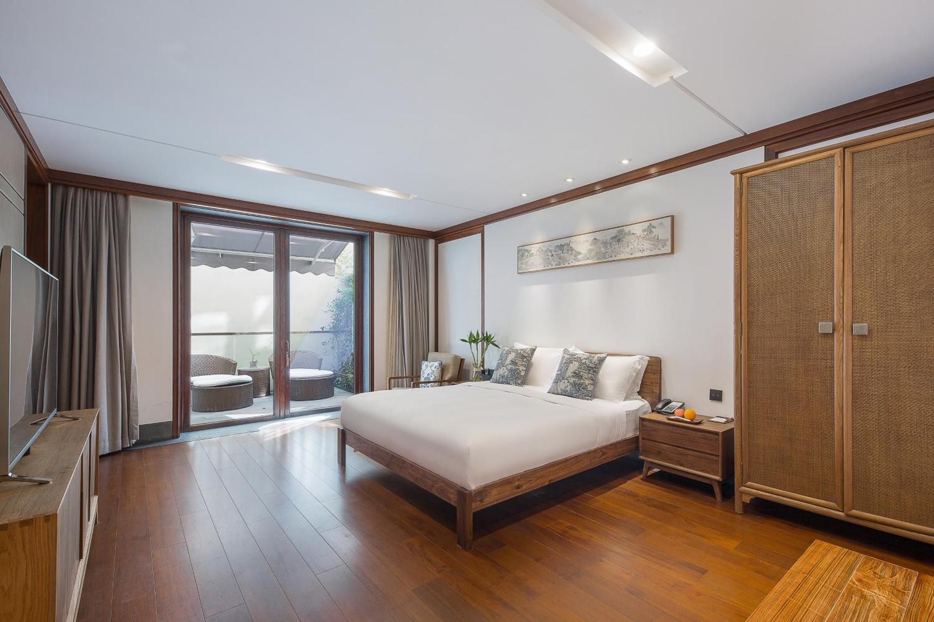 Suite with Garden View