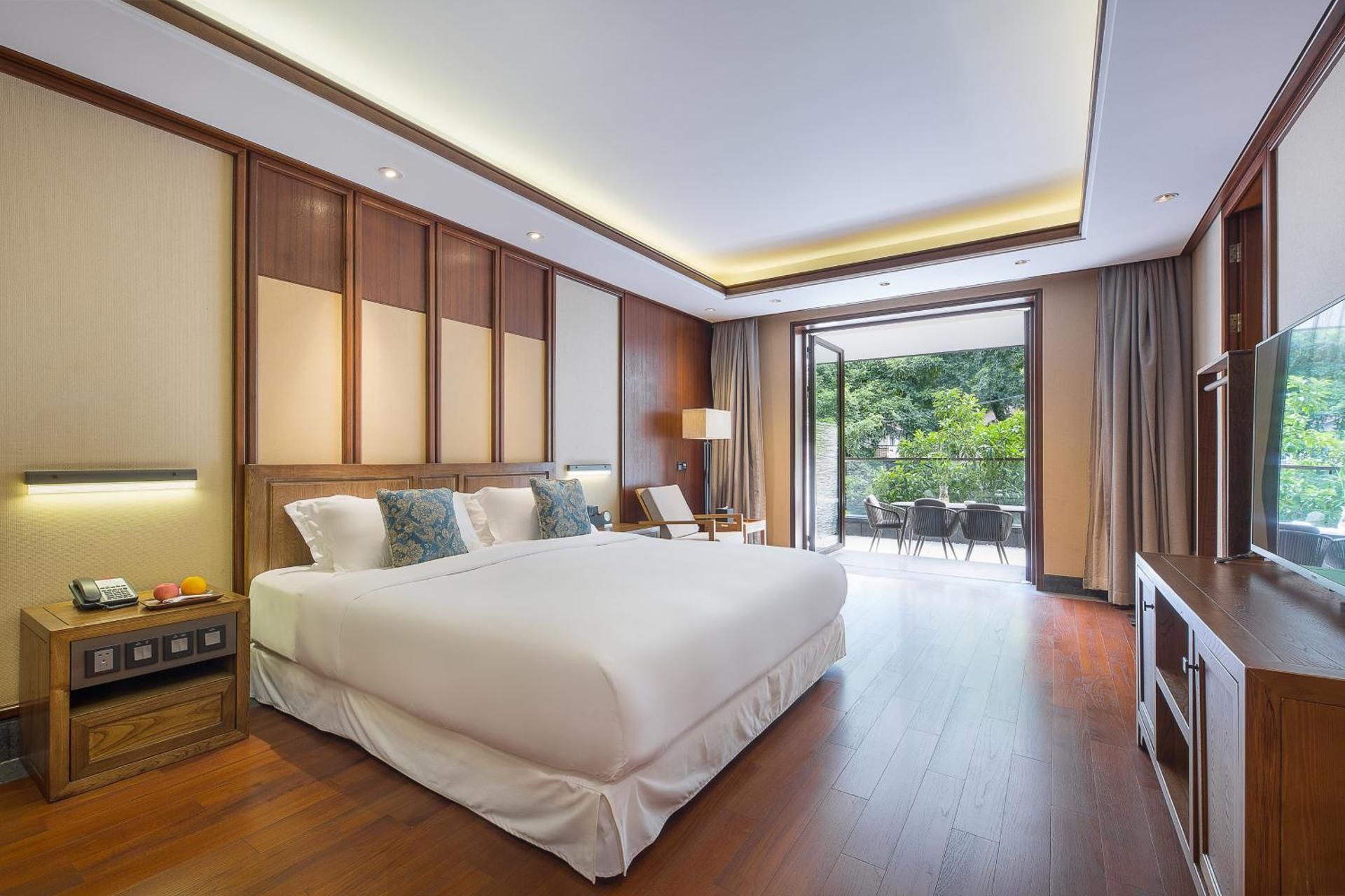 King Room with Garden View