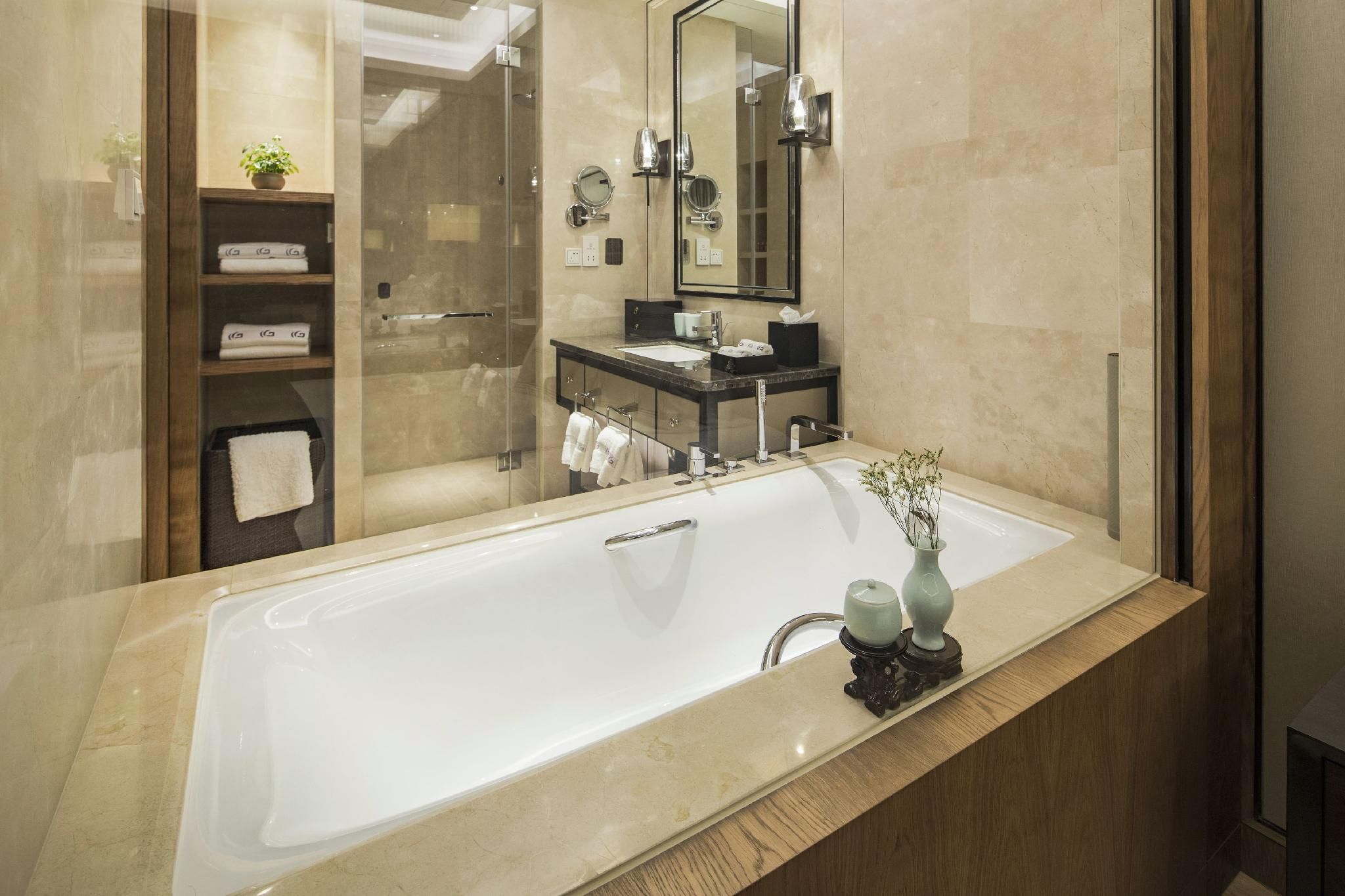 Twin Room with Courtyard View