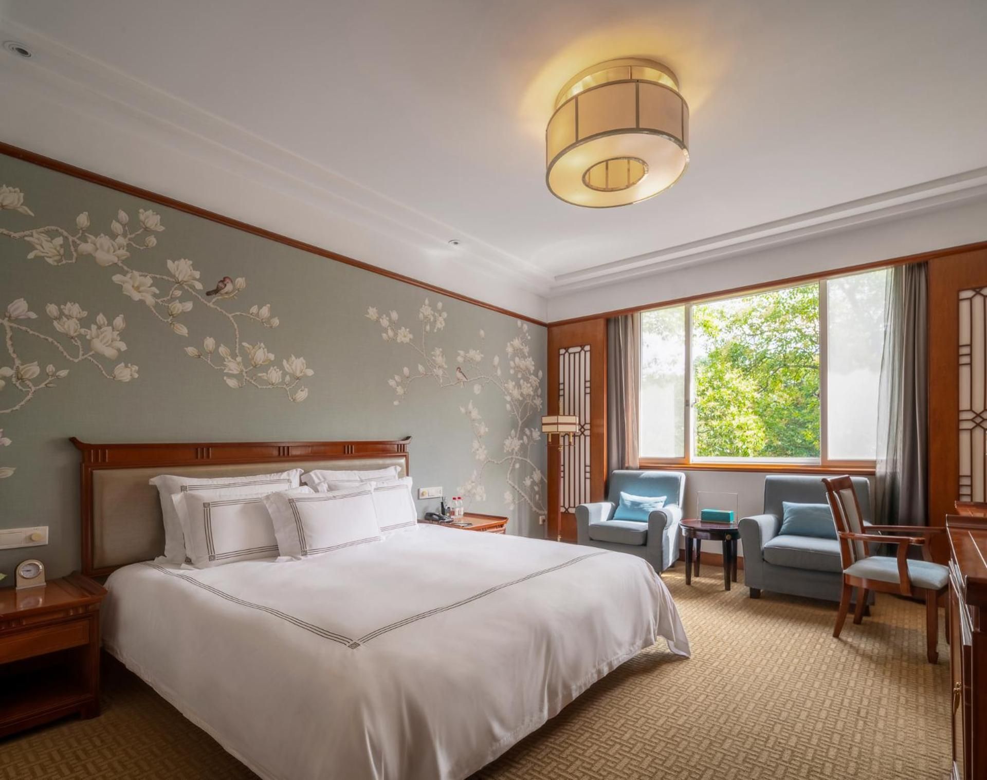 King Room with Courtyard View