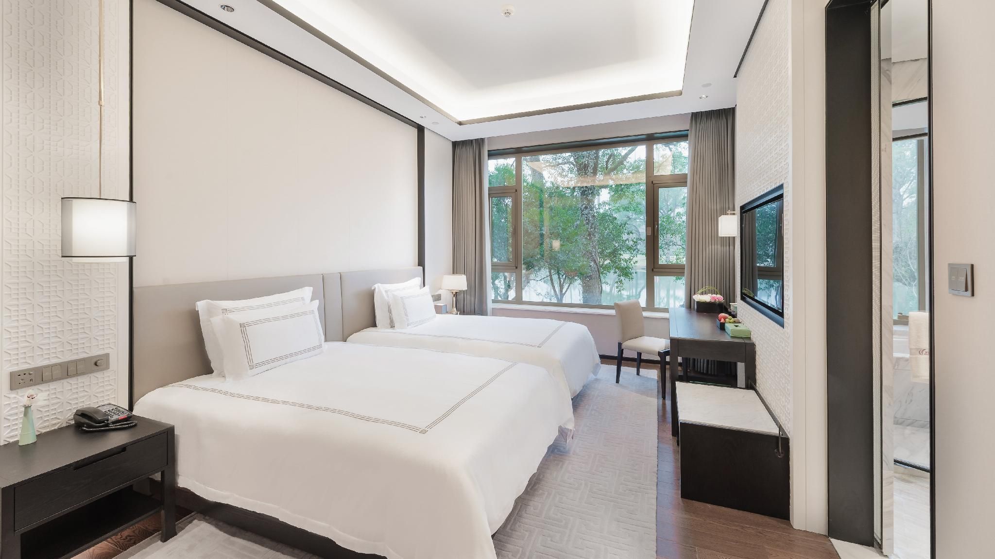 Lake View Twin Room