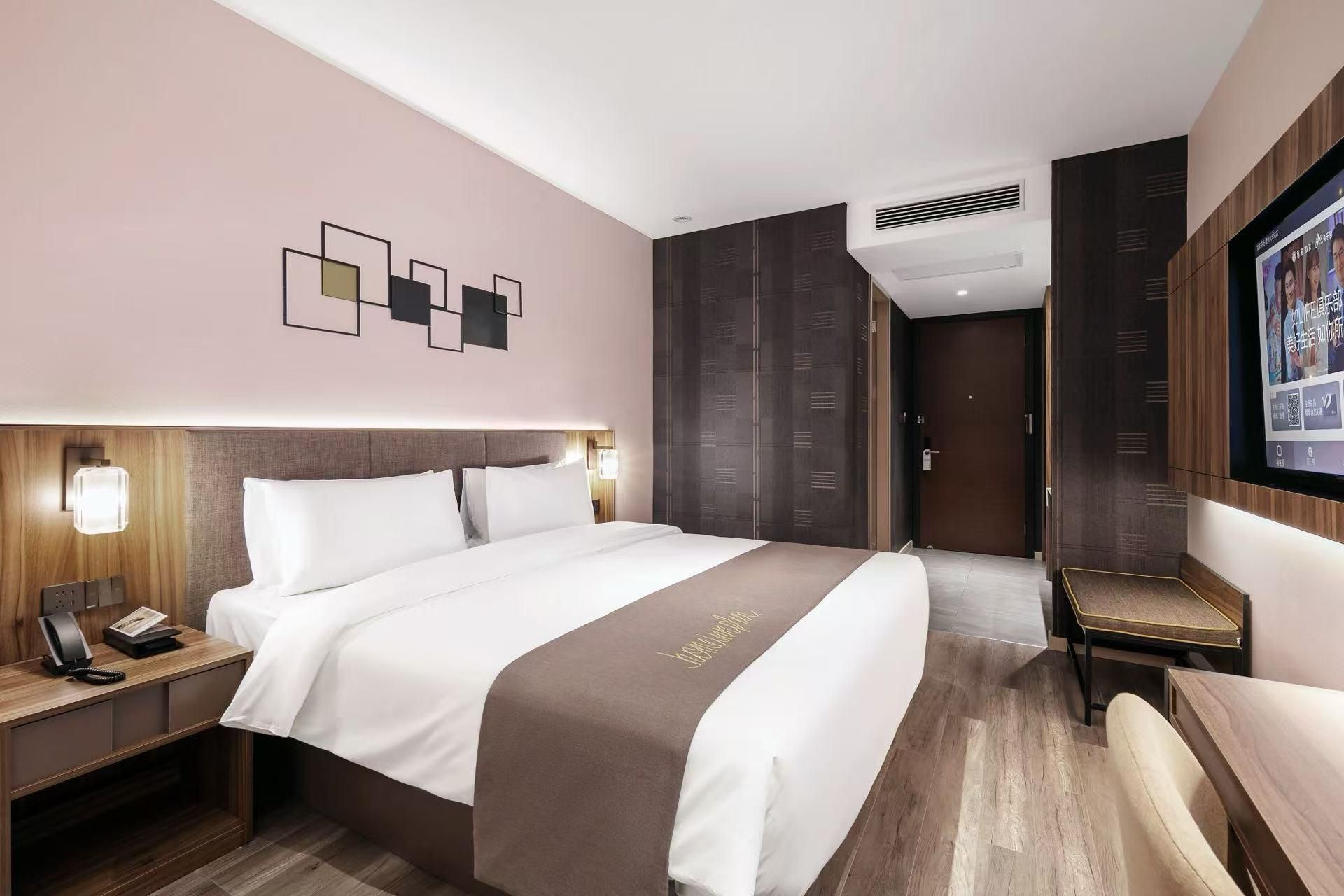 Business King Room