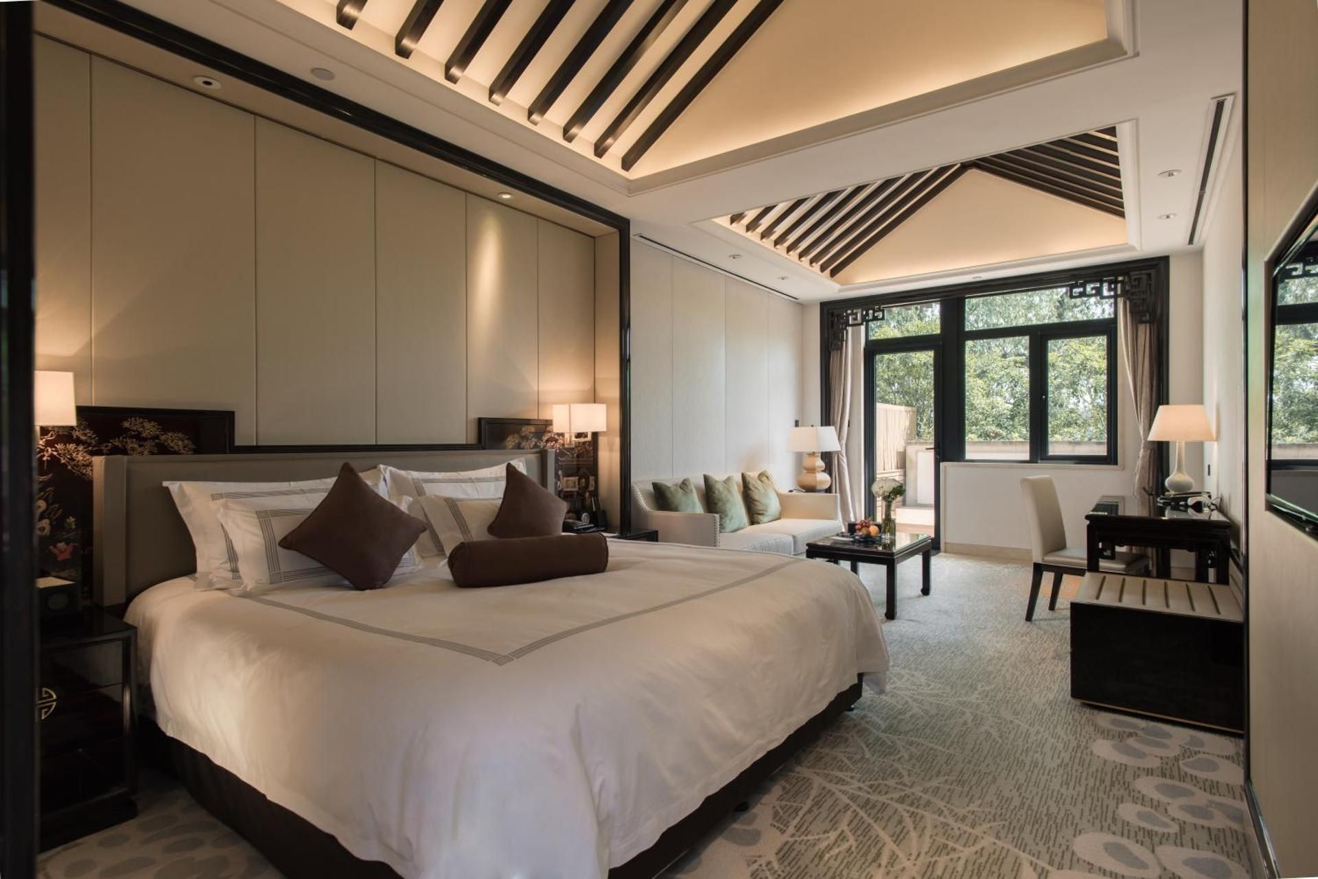 Exquisite Double Room with Lake View