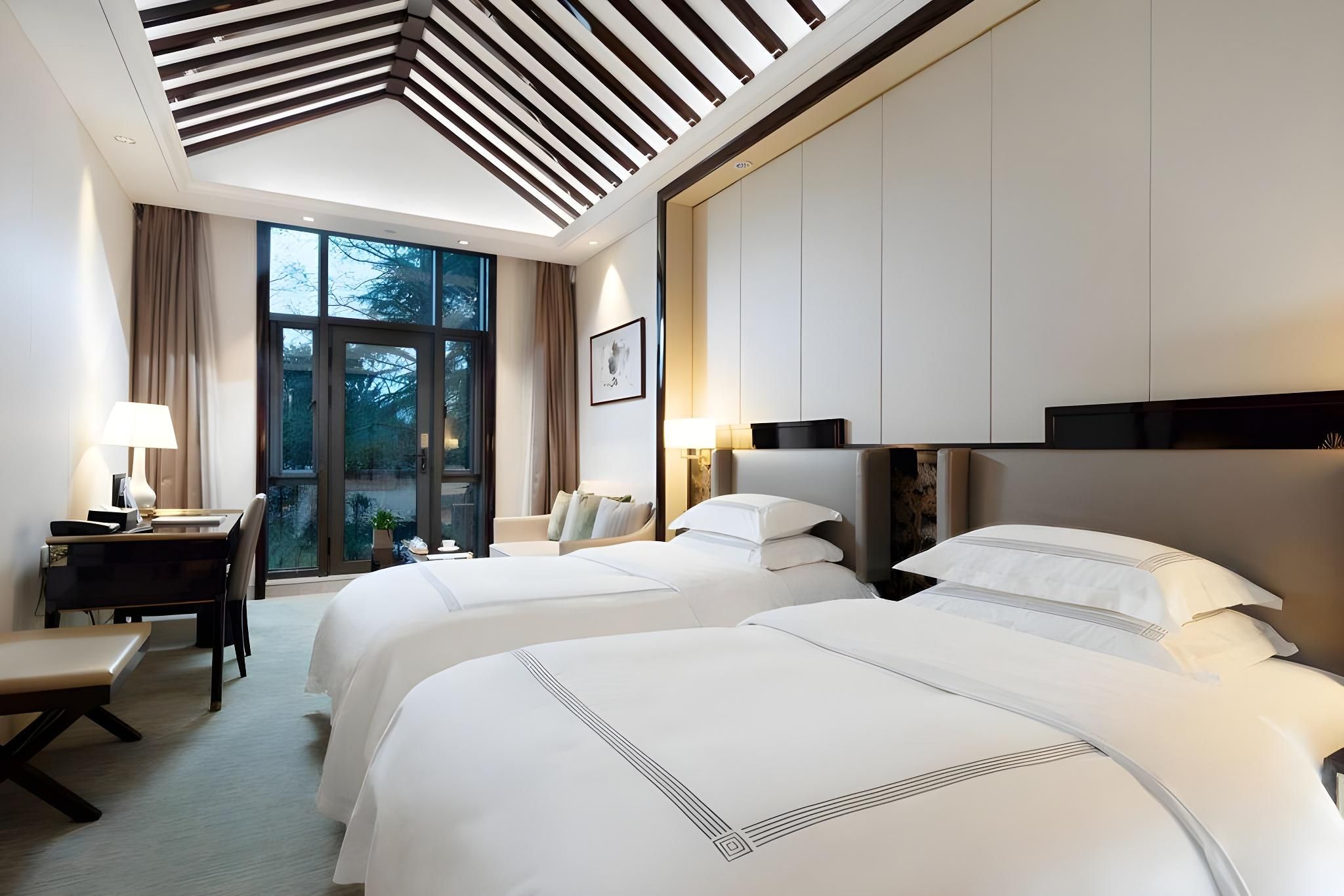 Deluxe Twin Bed