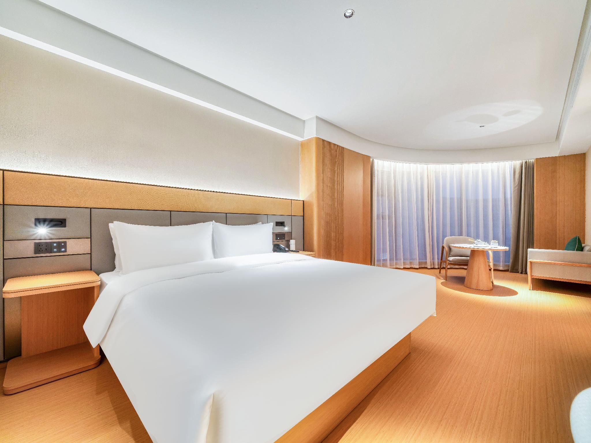 Huazhu - Deluxe Bed Room