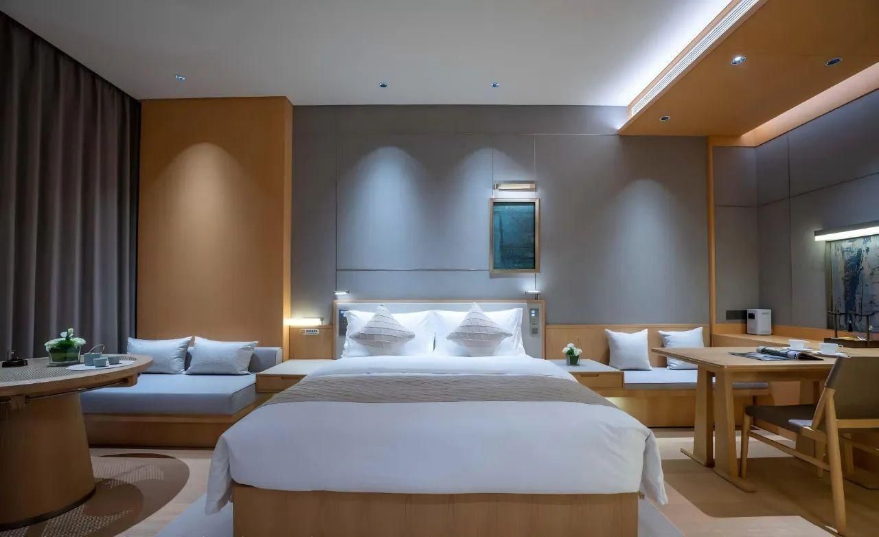 Comfort Queen Room
