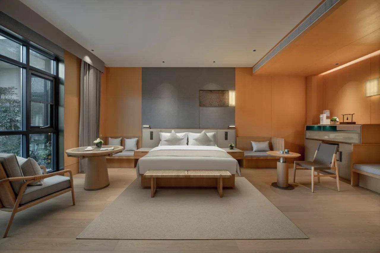 Room with Value Queen Bed - Non-Pet Friendly