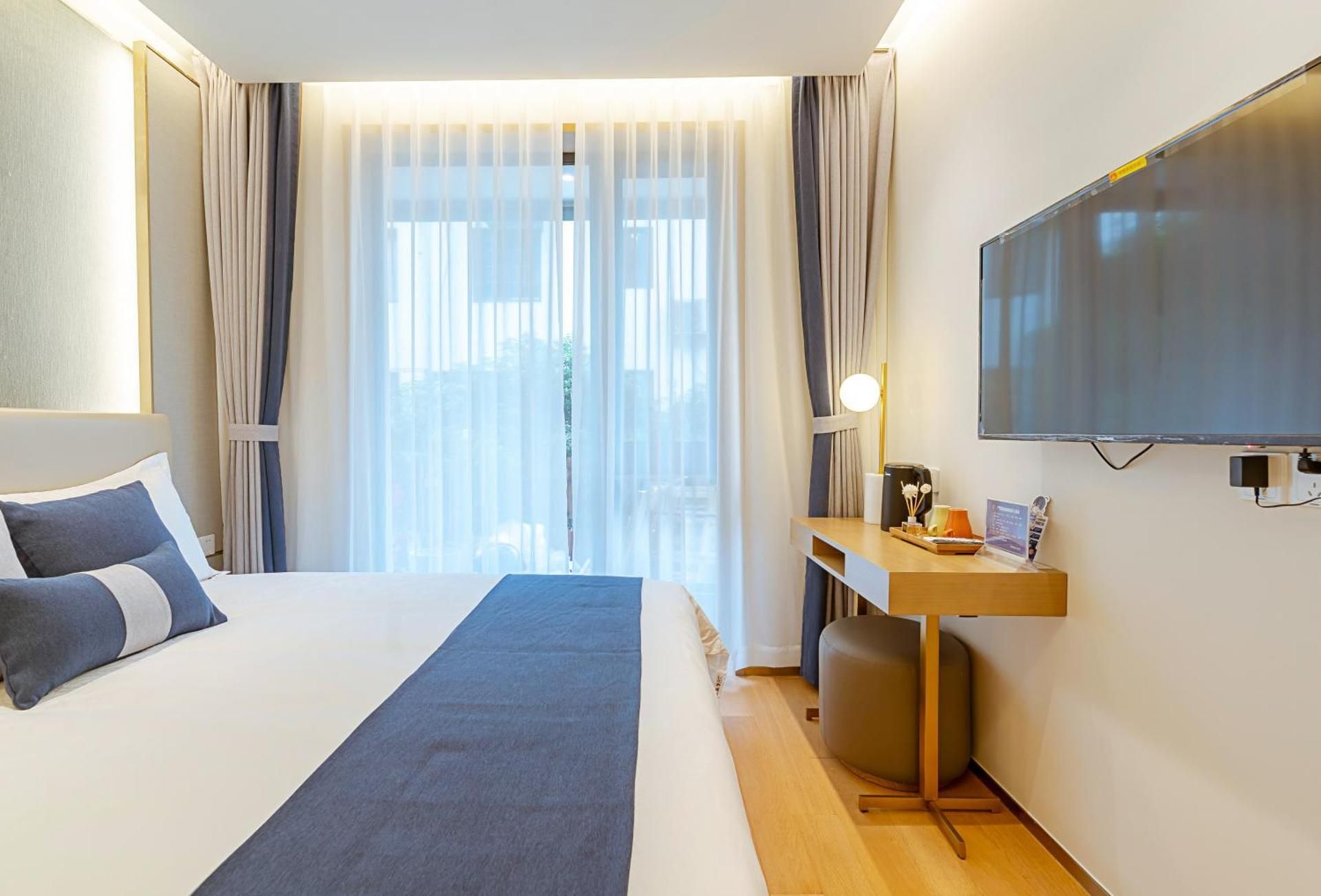 King Room with Garden View