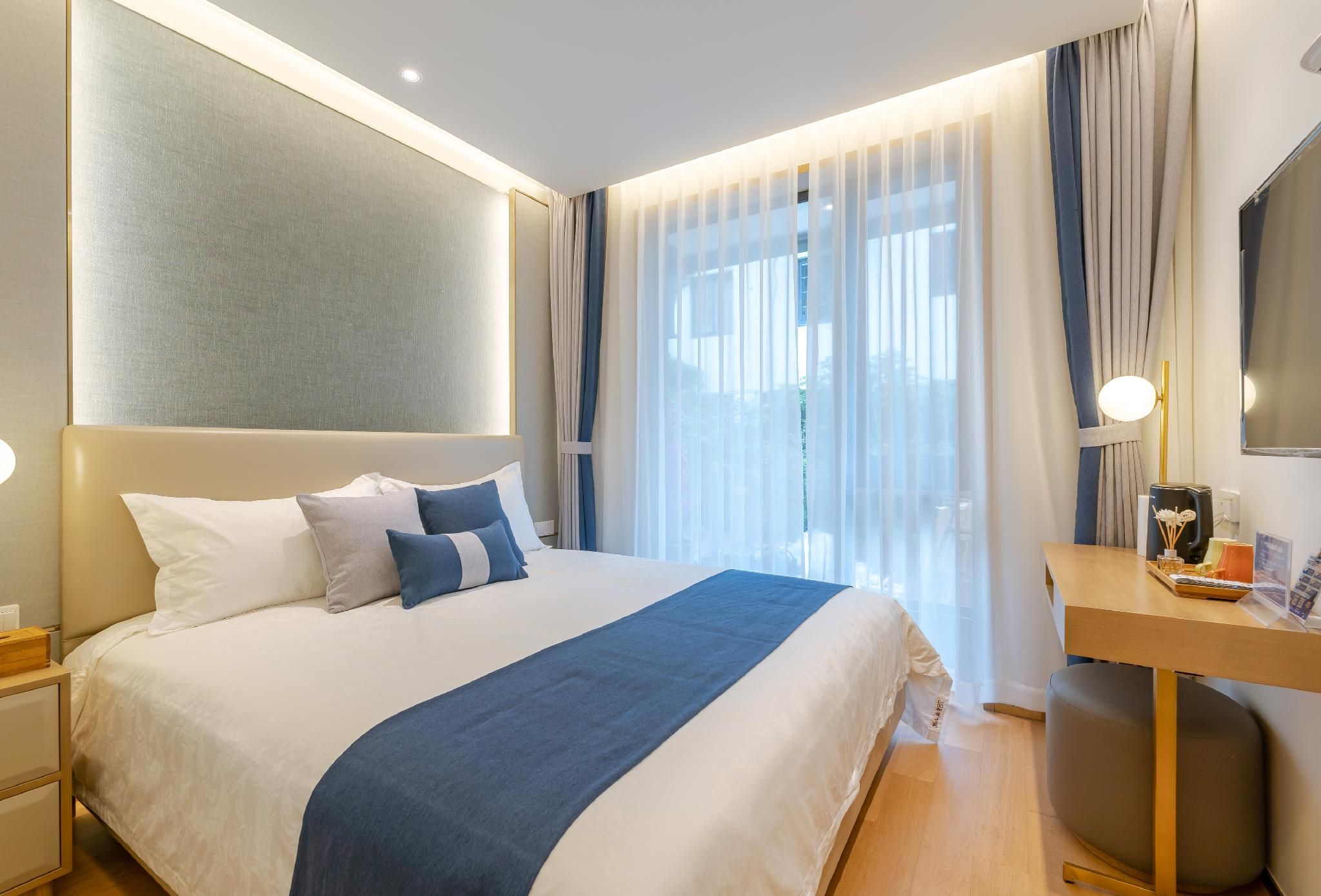 Garden View King Room