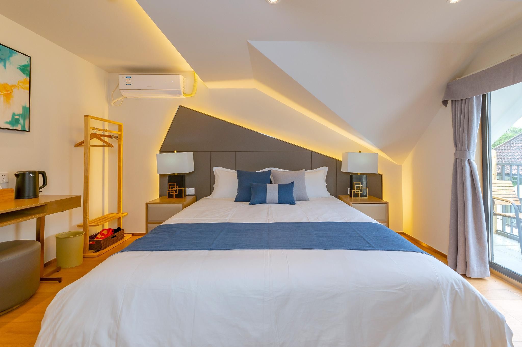 King Room with Balcony