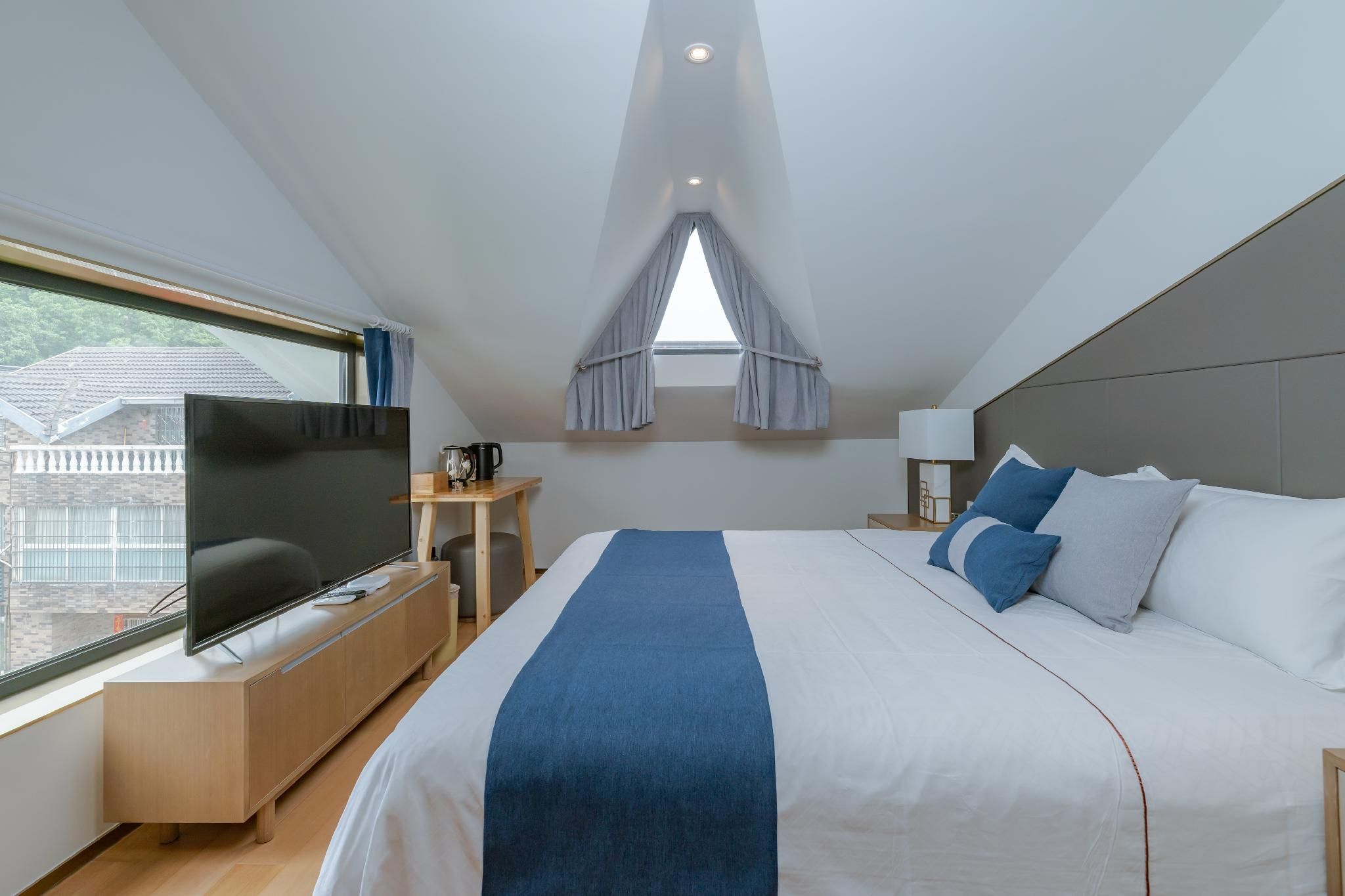 Standard Mountain View Double Room