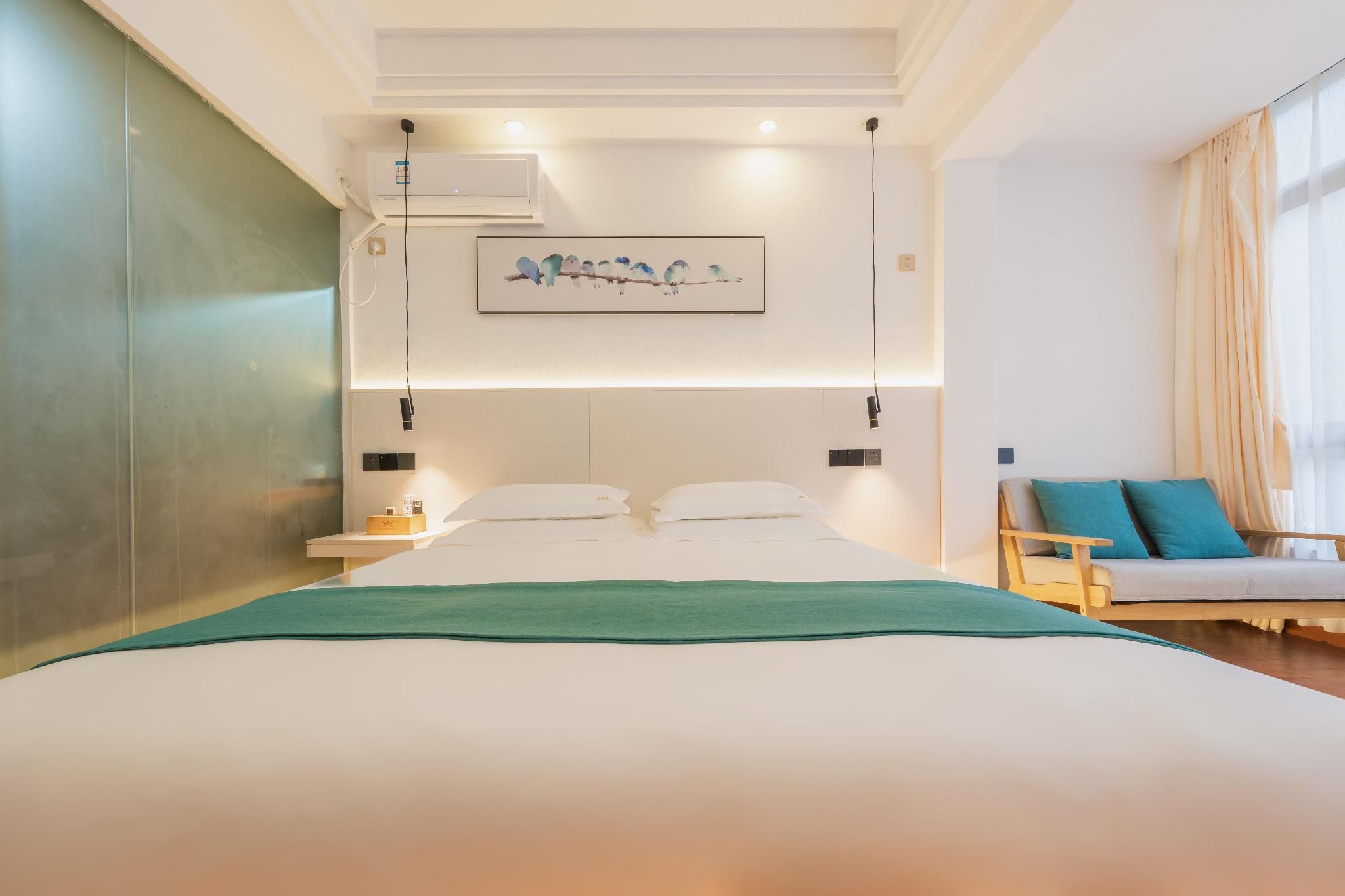 Huazhu - Room With Bed
