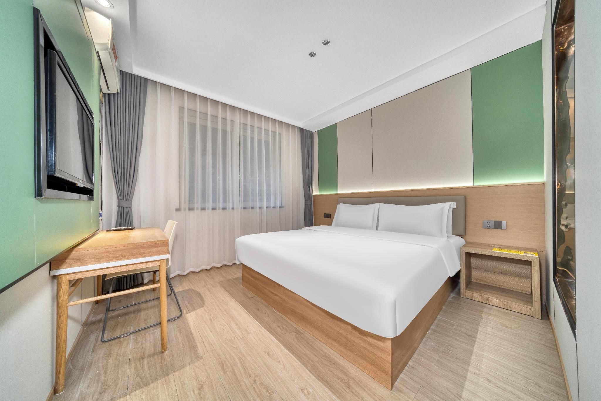 Business King Room