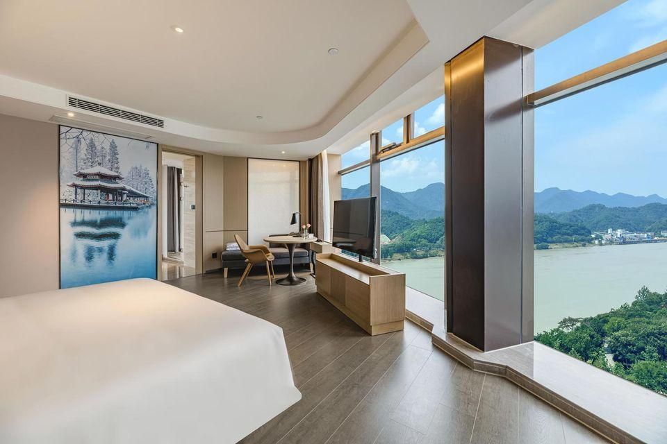 Jimu Suite with River View