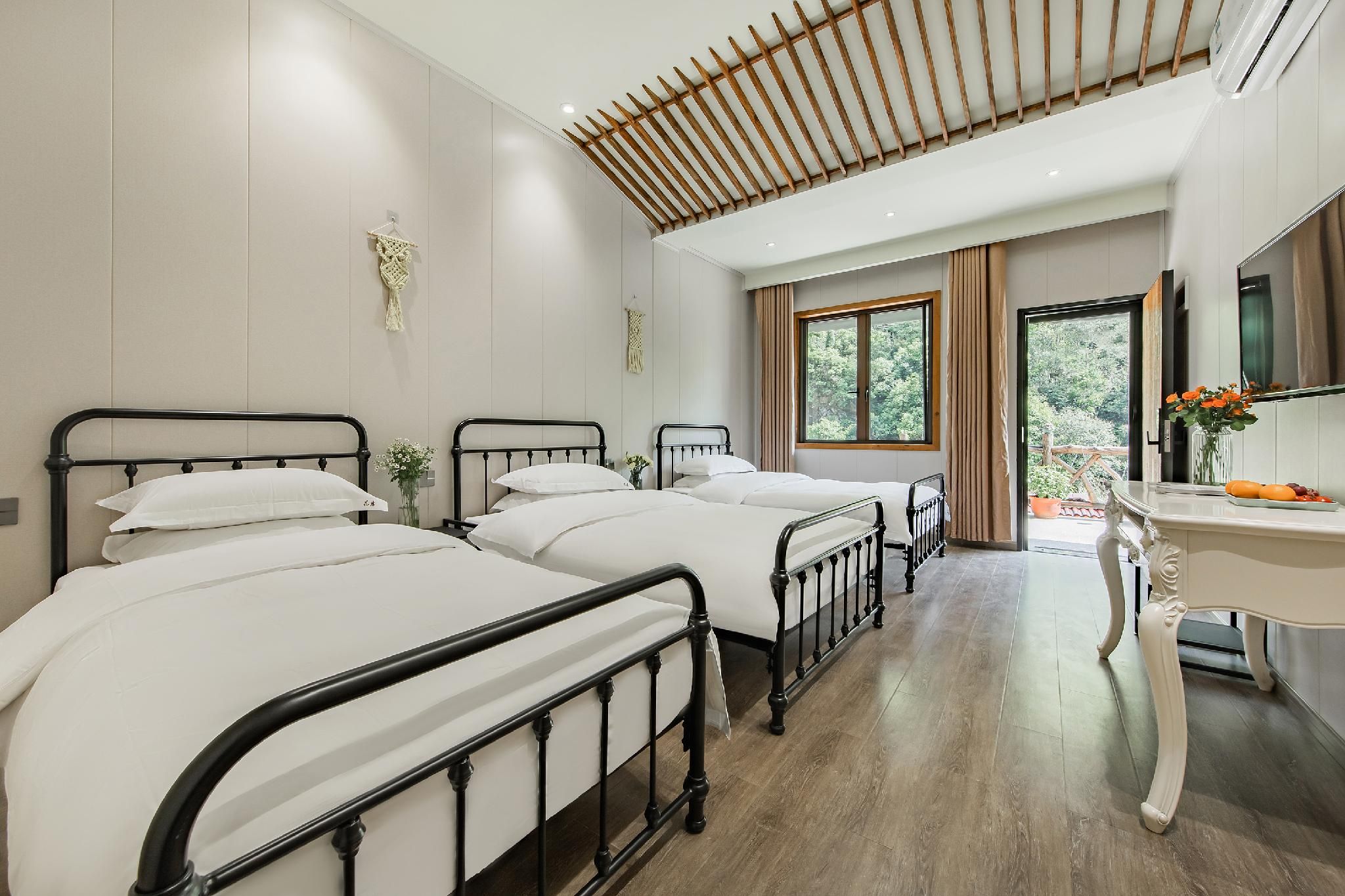 Triple Bed Room