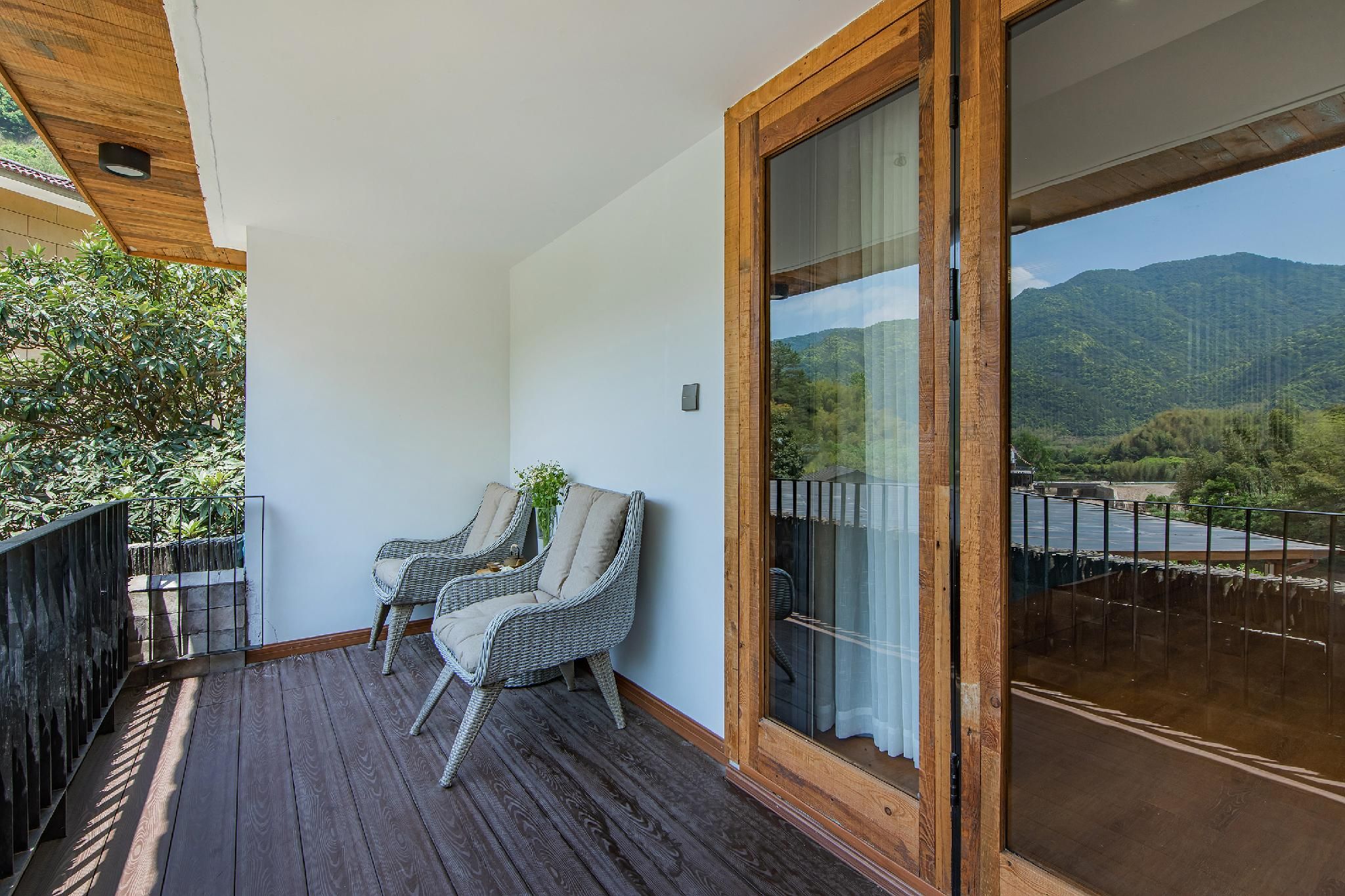 Tatami Queen Room