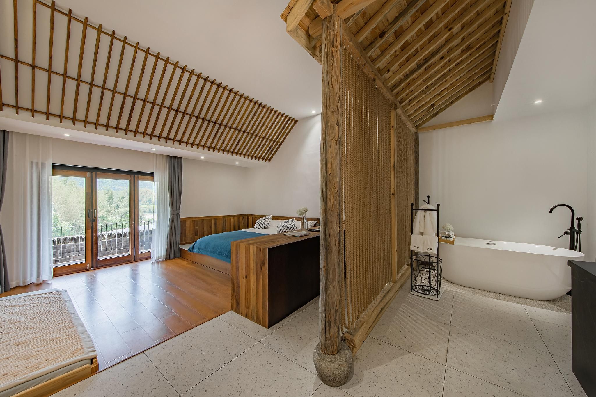 Tatami Queen Room
