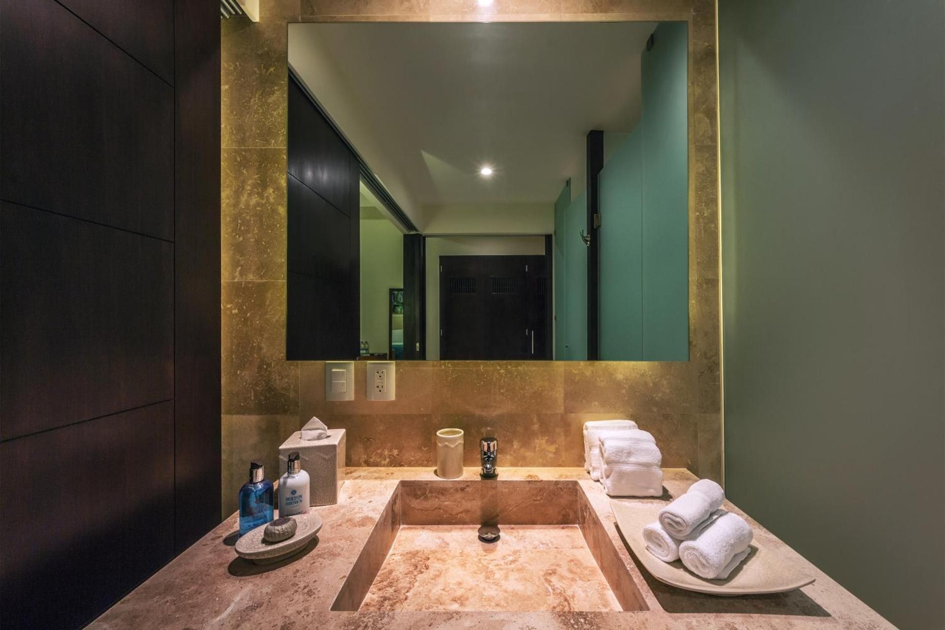 Queen Suite