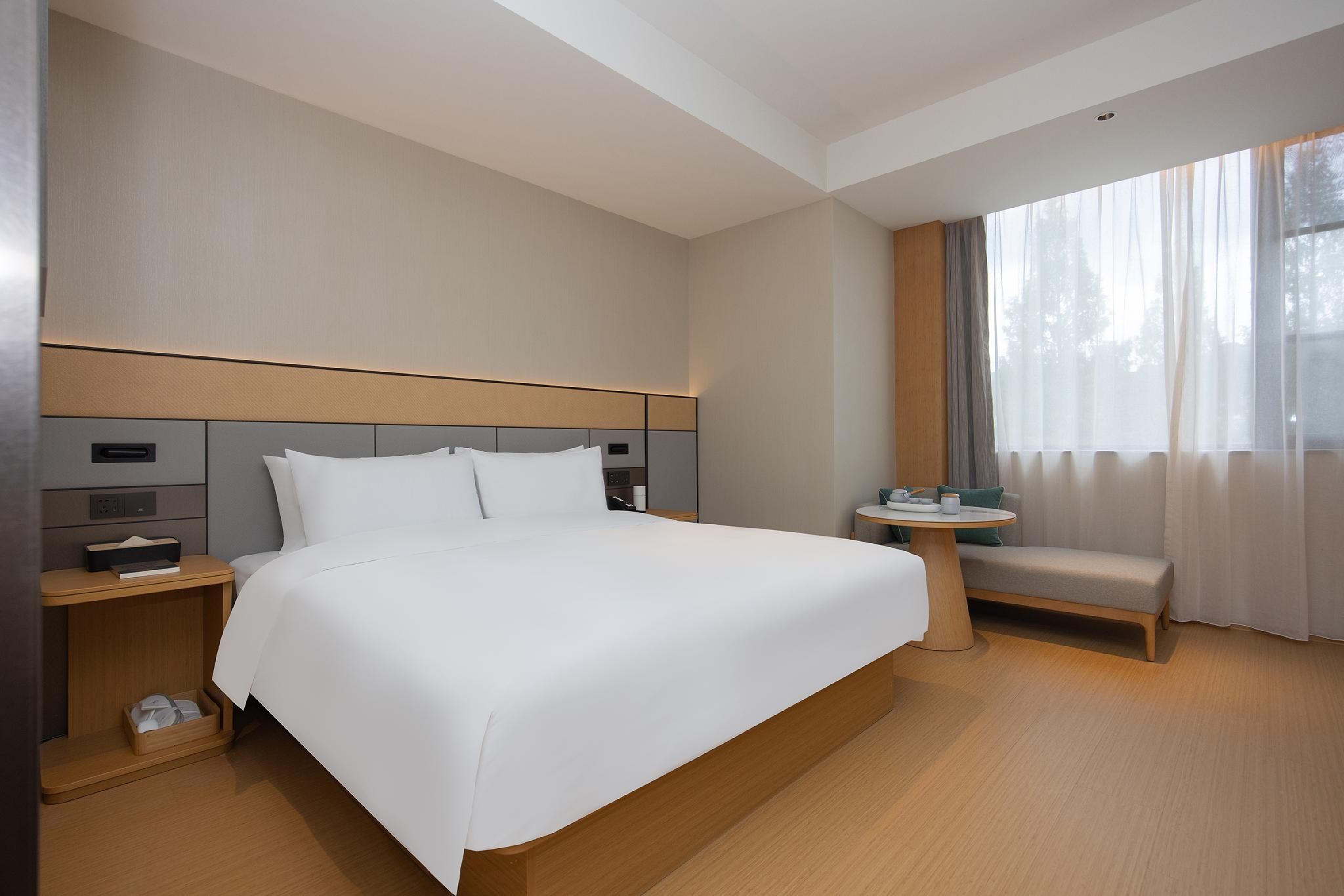 Huazhu - Deluxe Bed Room