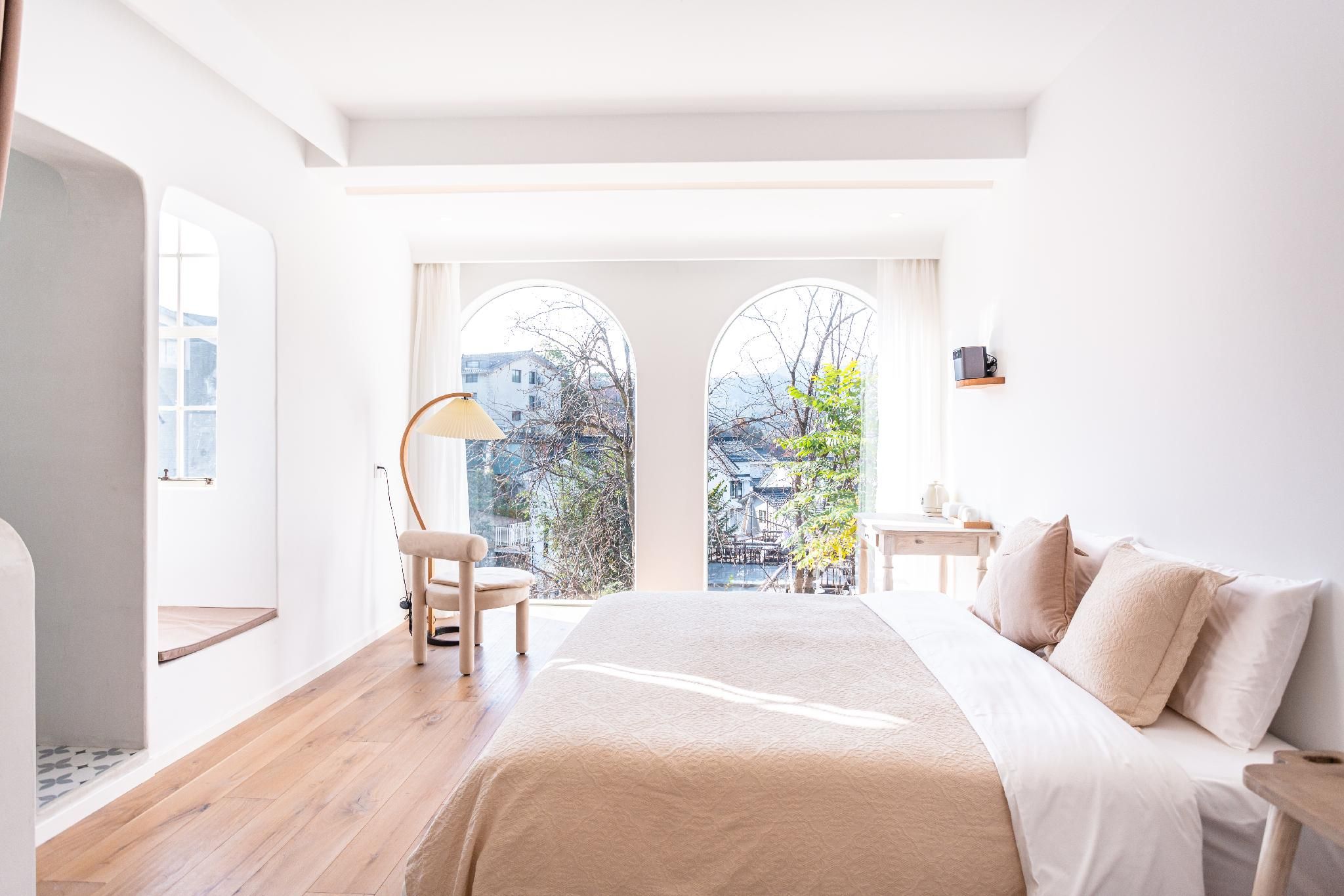 Mountain View Classic Room