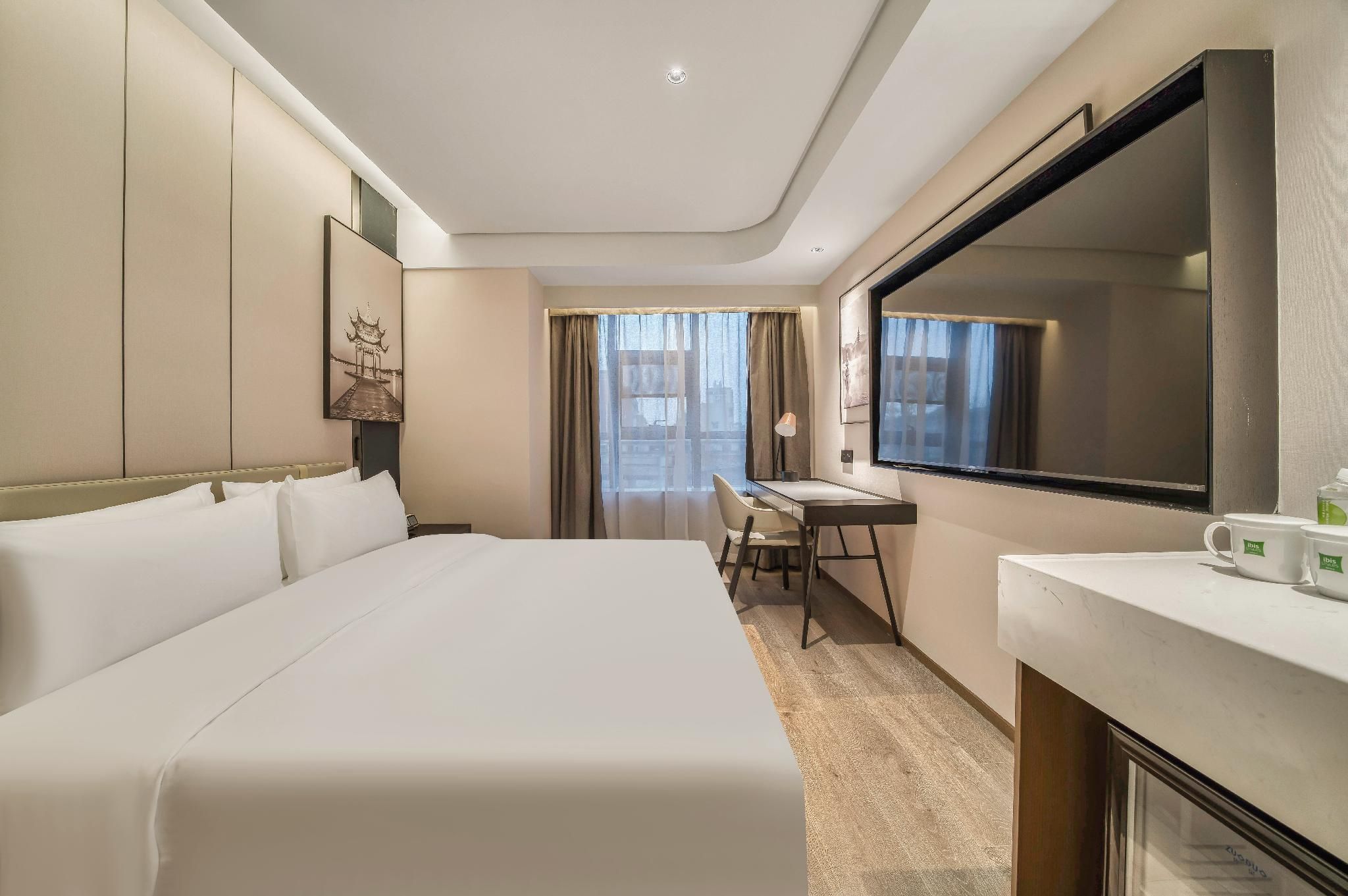 Huazhu - Room With Bed