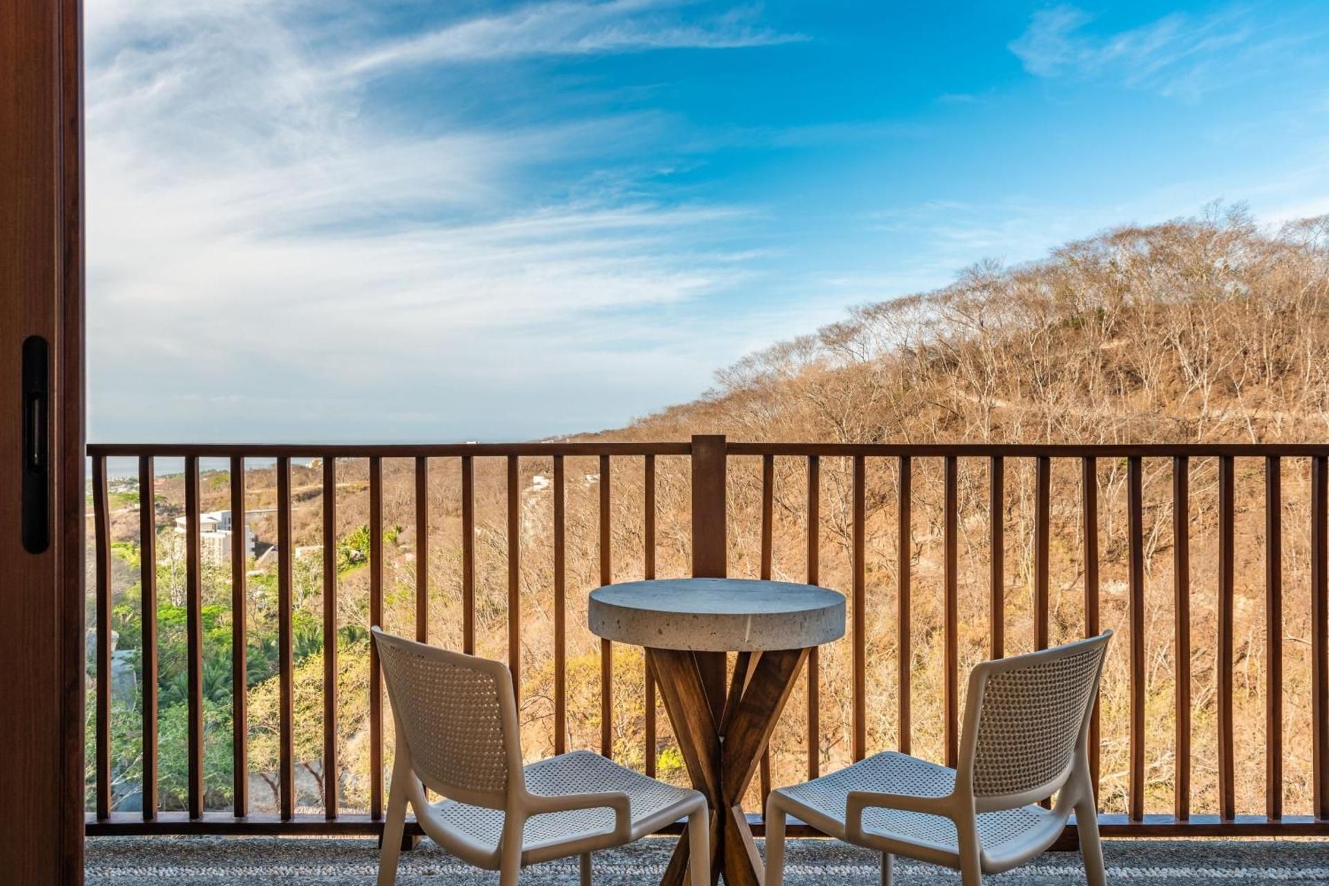 Deluxe, All-Inclusive, Guest room, 2 Queen, Balcony