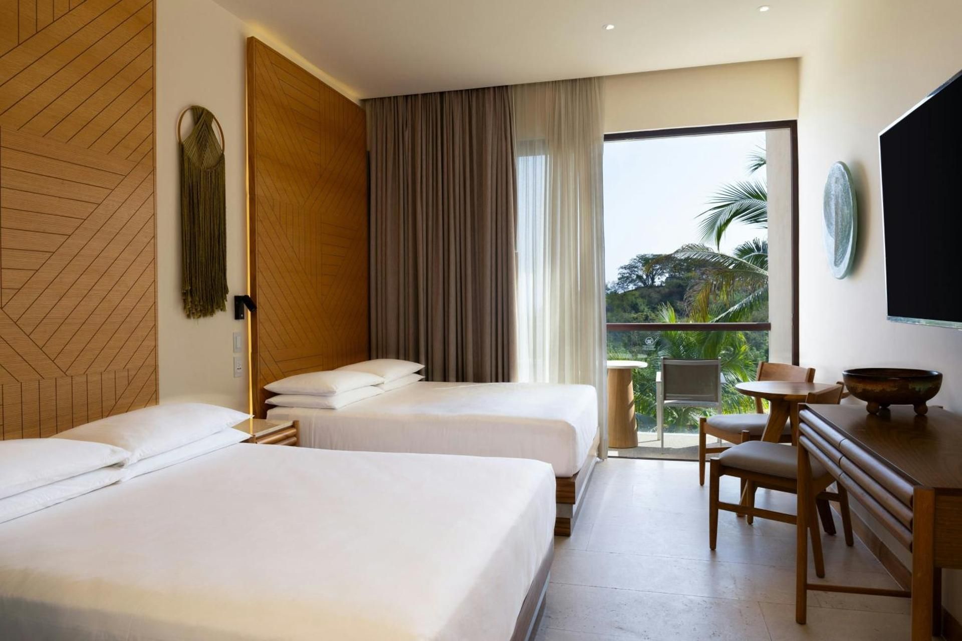 Standard Mountain View, All-Inclusive, Guest room, 2 Queen, Torre Zafiro, Balcony