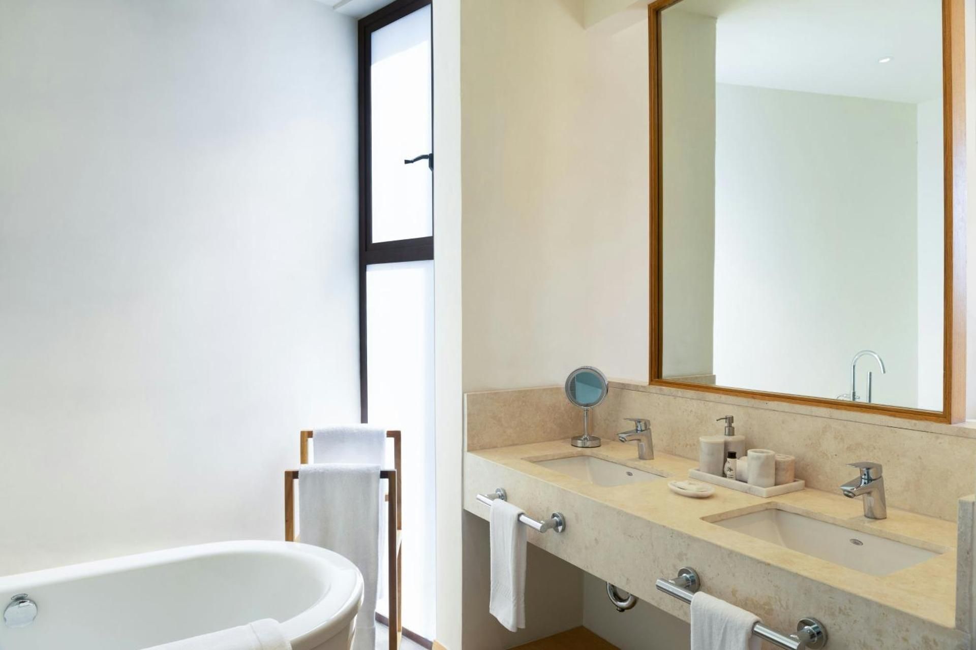 Master Suite, All-Inclusive, Suite, 1 King, Sofa bed, Mountain view, Torre Zafiro, Balcony