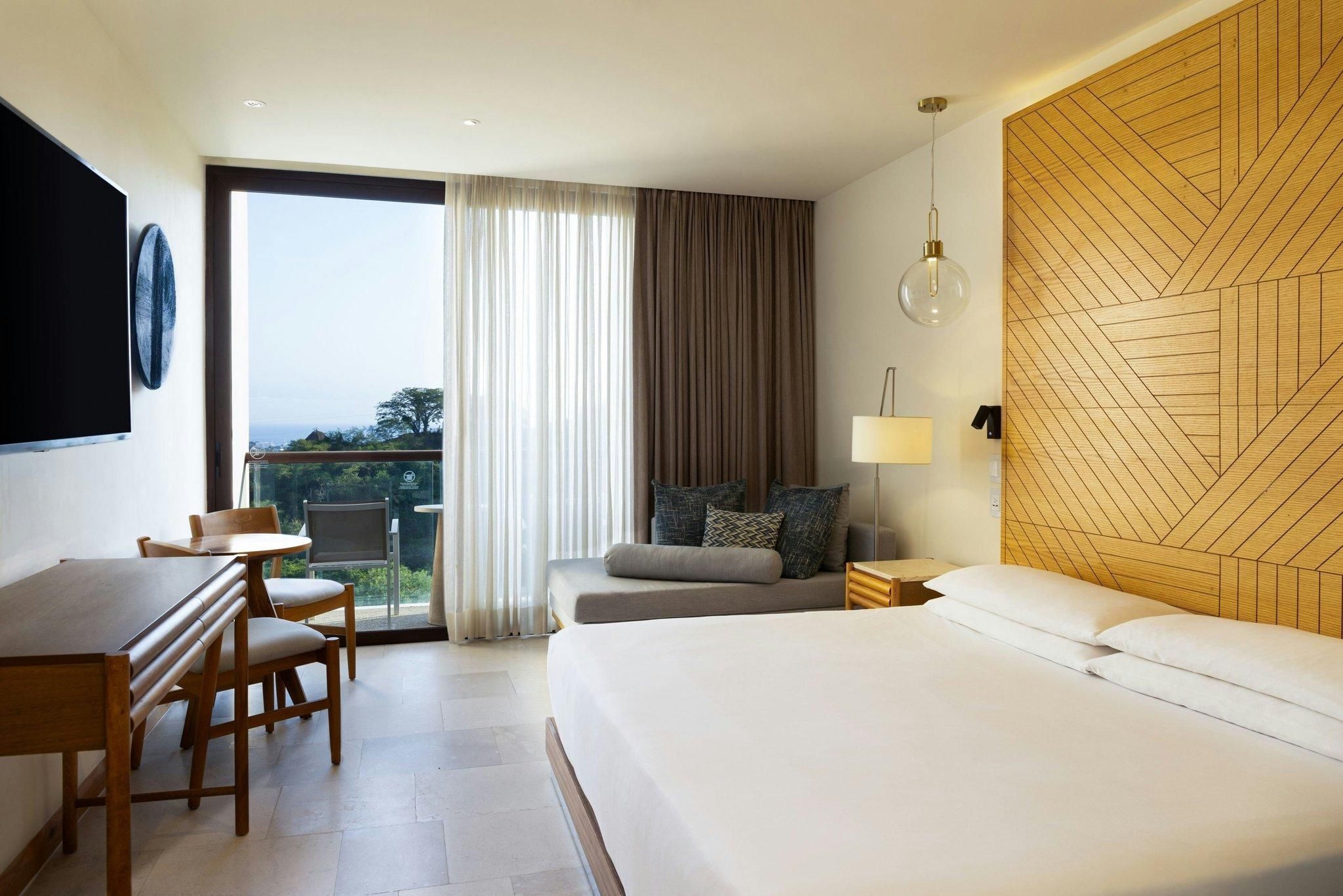 Deluxe Bay View All-Inclusive Guest room 1 King and Sofa bed Balcony