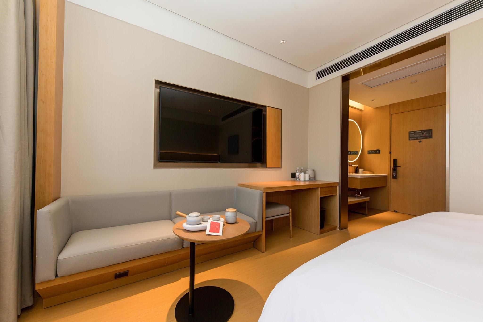 Business Queen Bed Room