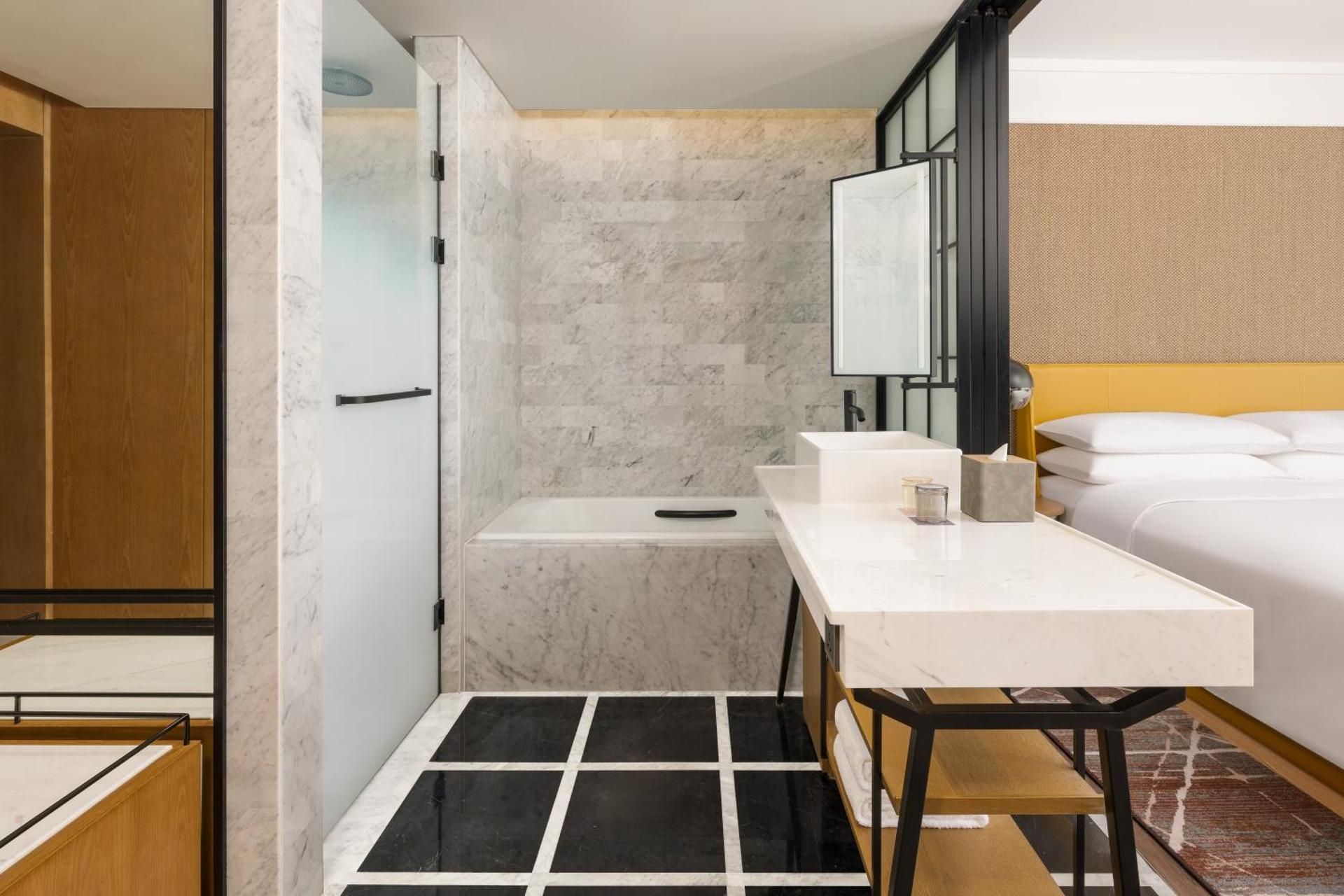 Deluxe River King Room