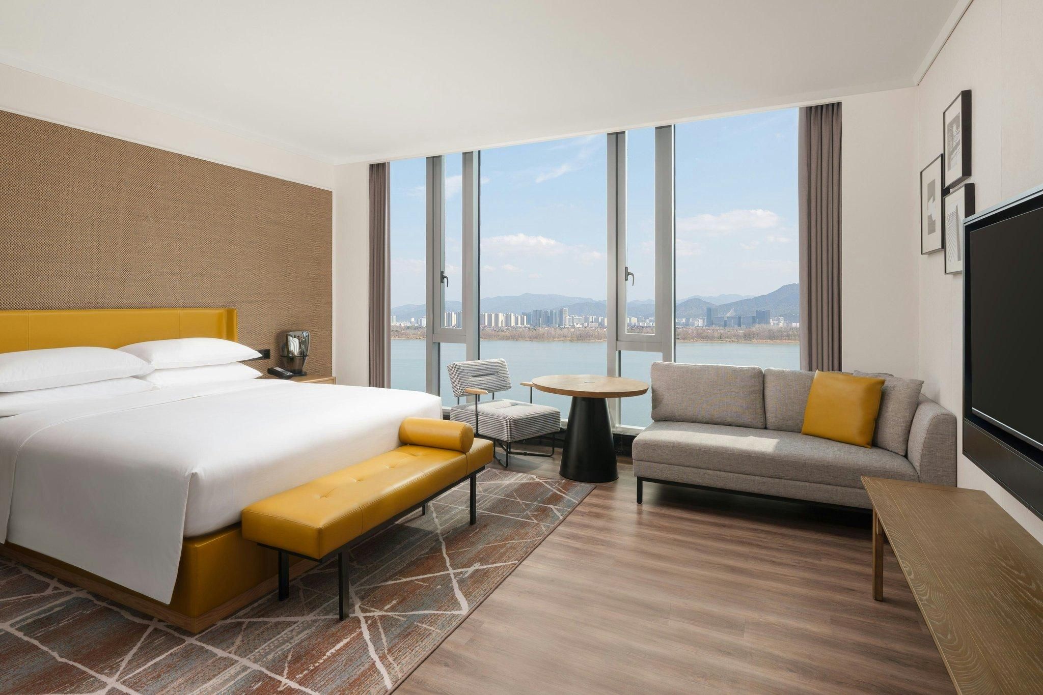 Executive River Suite, Executive lounge access, Suite, 1 King, River view