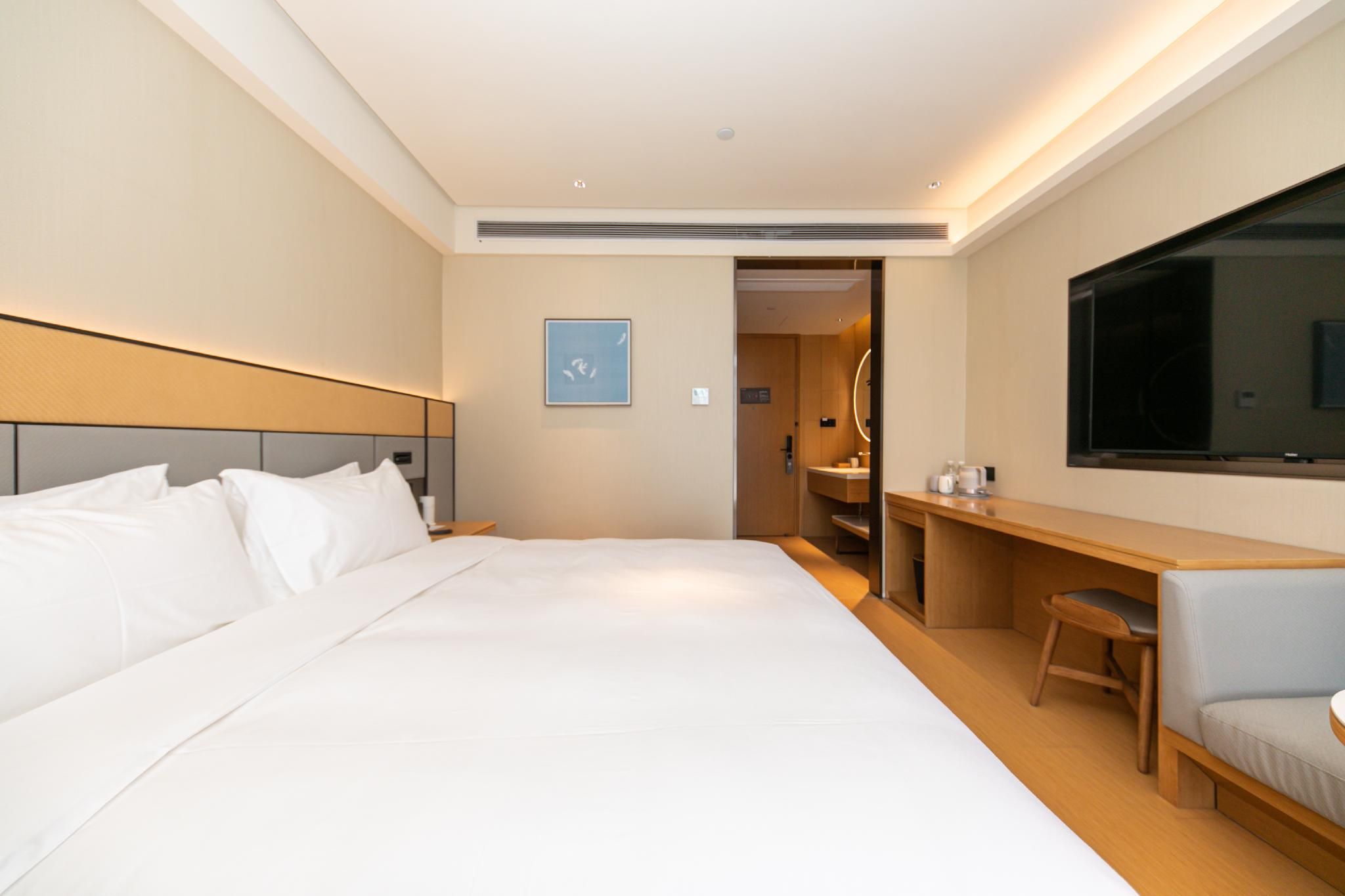 Business Queen Bed Room