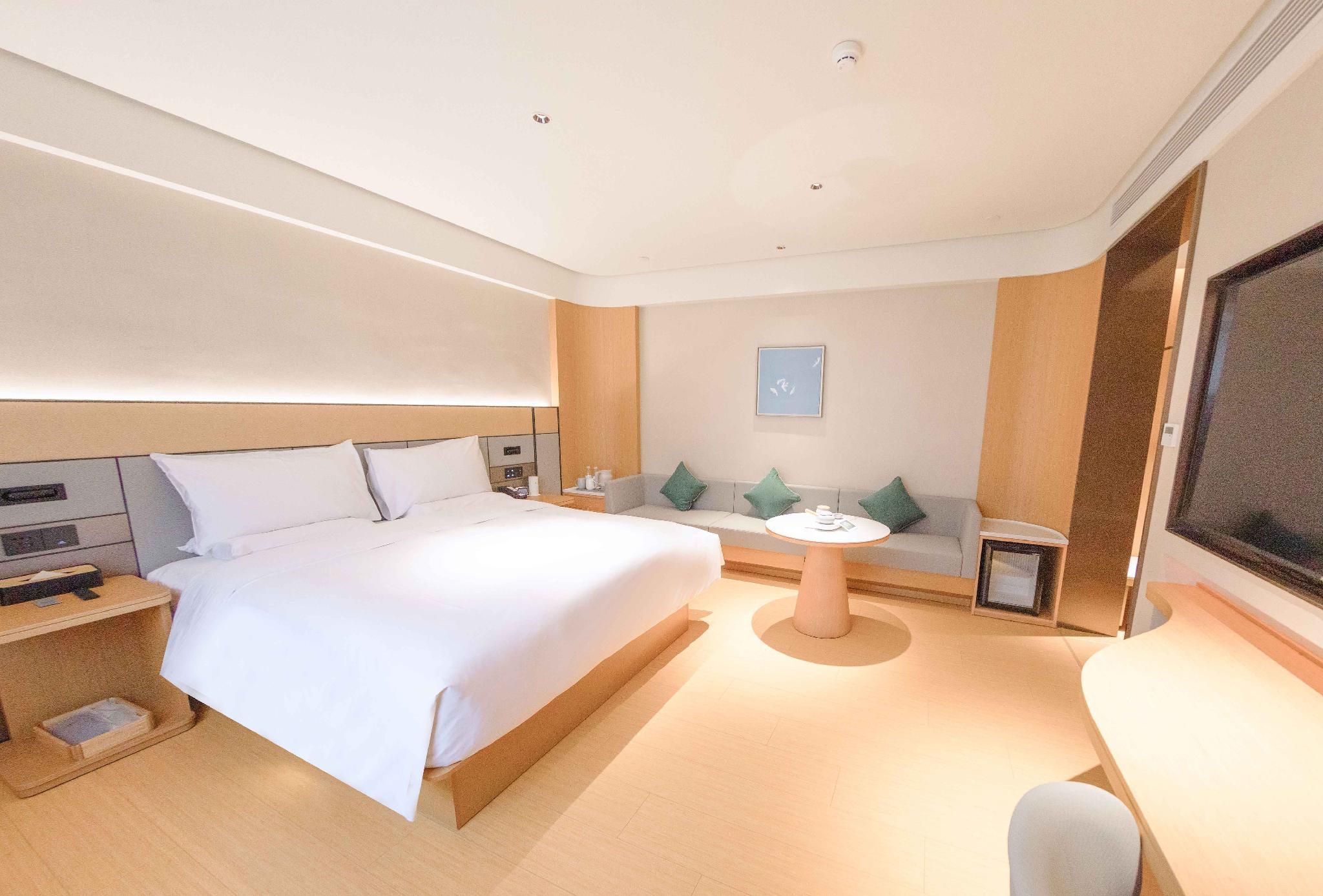 Business Queen Bed Room