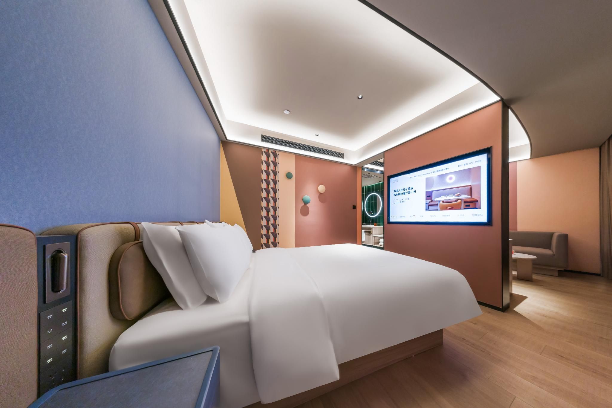 Huazhu - Deluxe Bed Room